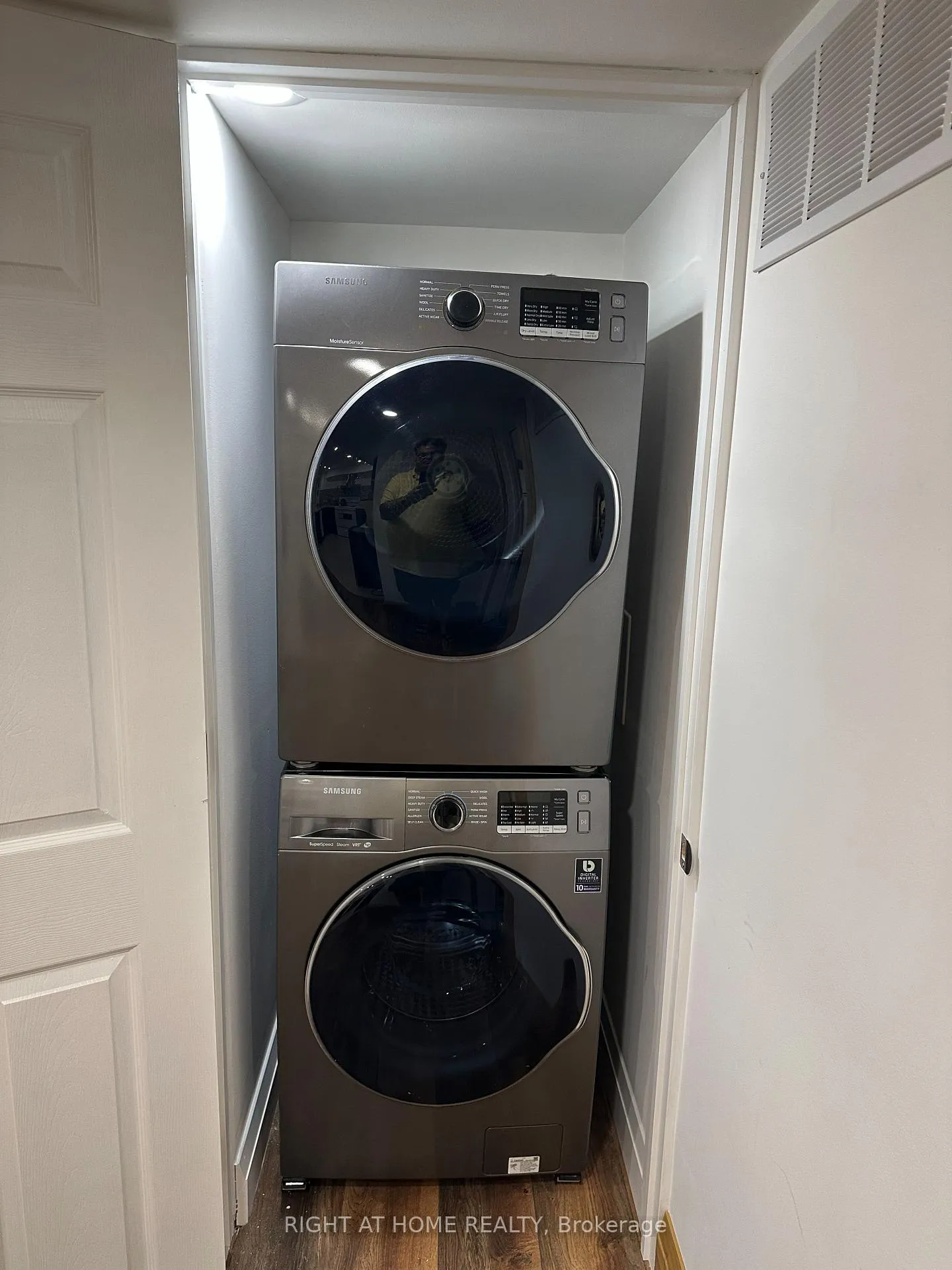 Photo 5 of Unit Basement, 158 Cooperage Crescent E, Richmond Hill, Westbrook — HOMEH
