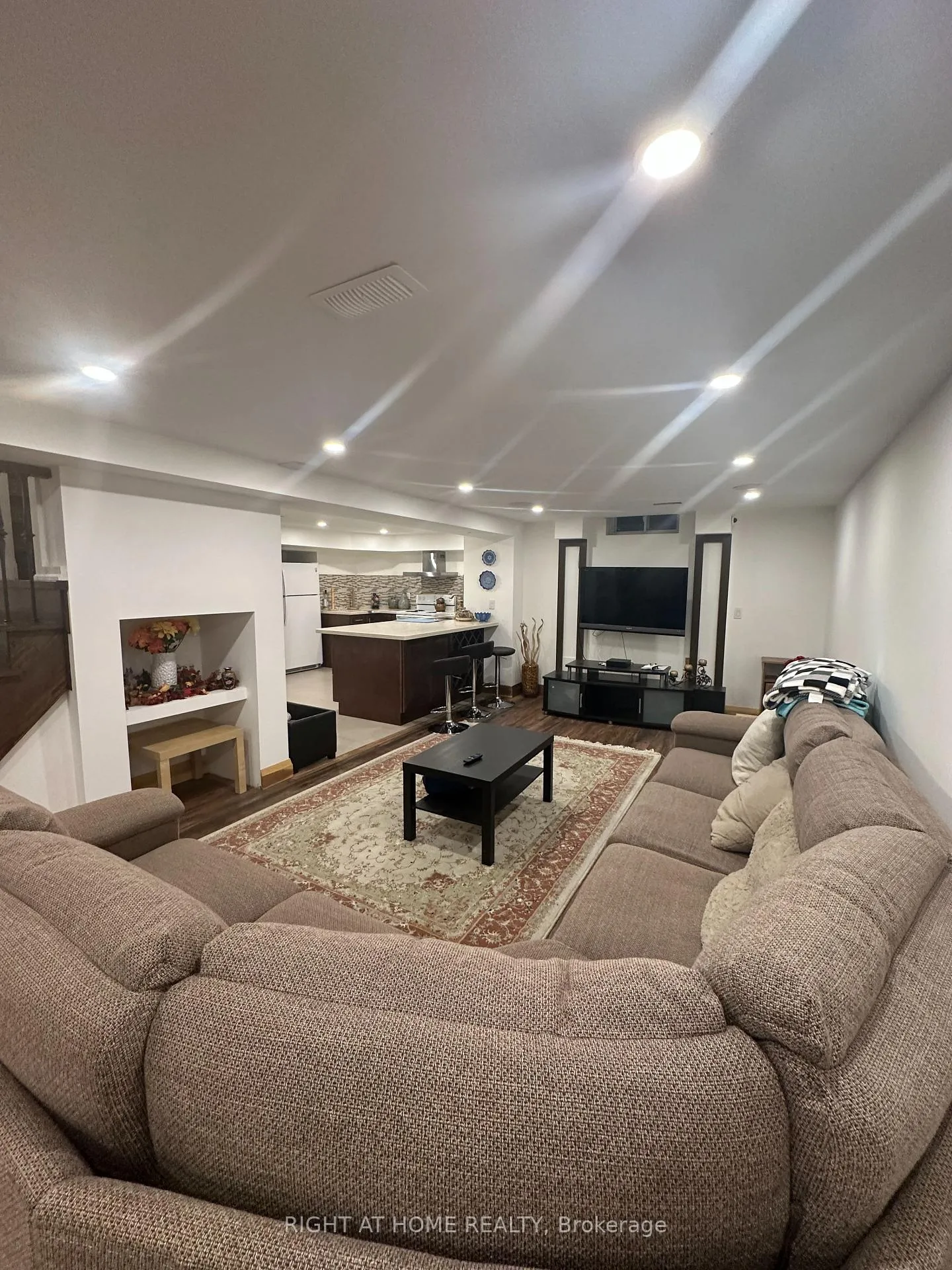 Photo 8 of Unit Basement, 158 Cooperage Crescent E, Richmond Hill, Westbrook — HOMEH