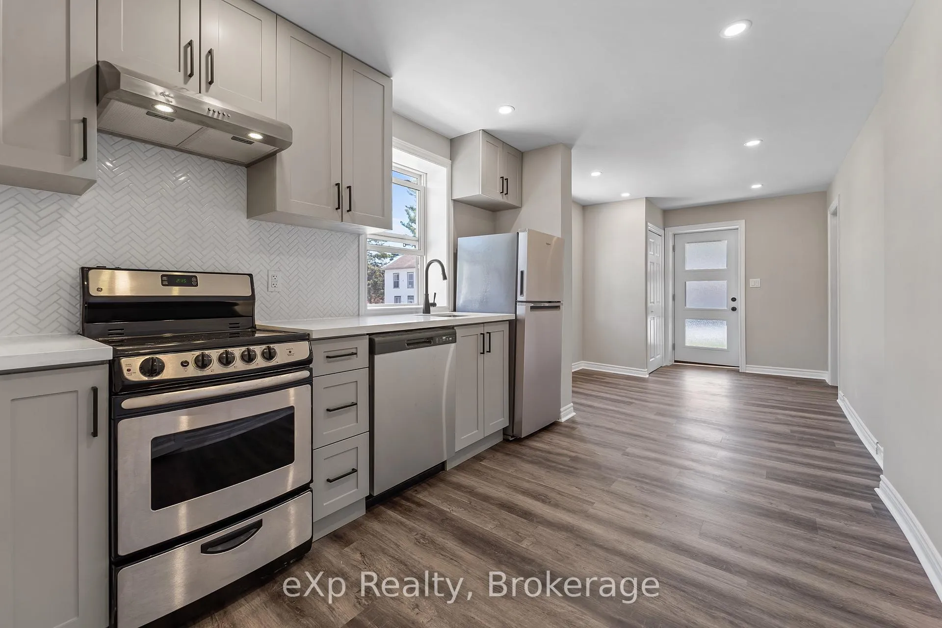 Photo 2 of Unit Unit B, 44 West Front Street, Stirling-Rawdon, Stirling Ward — HOMEH