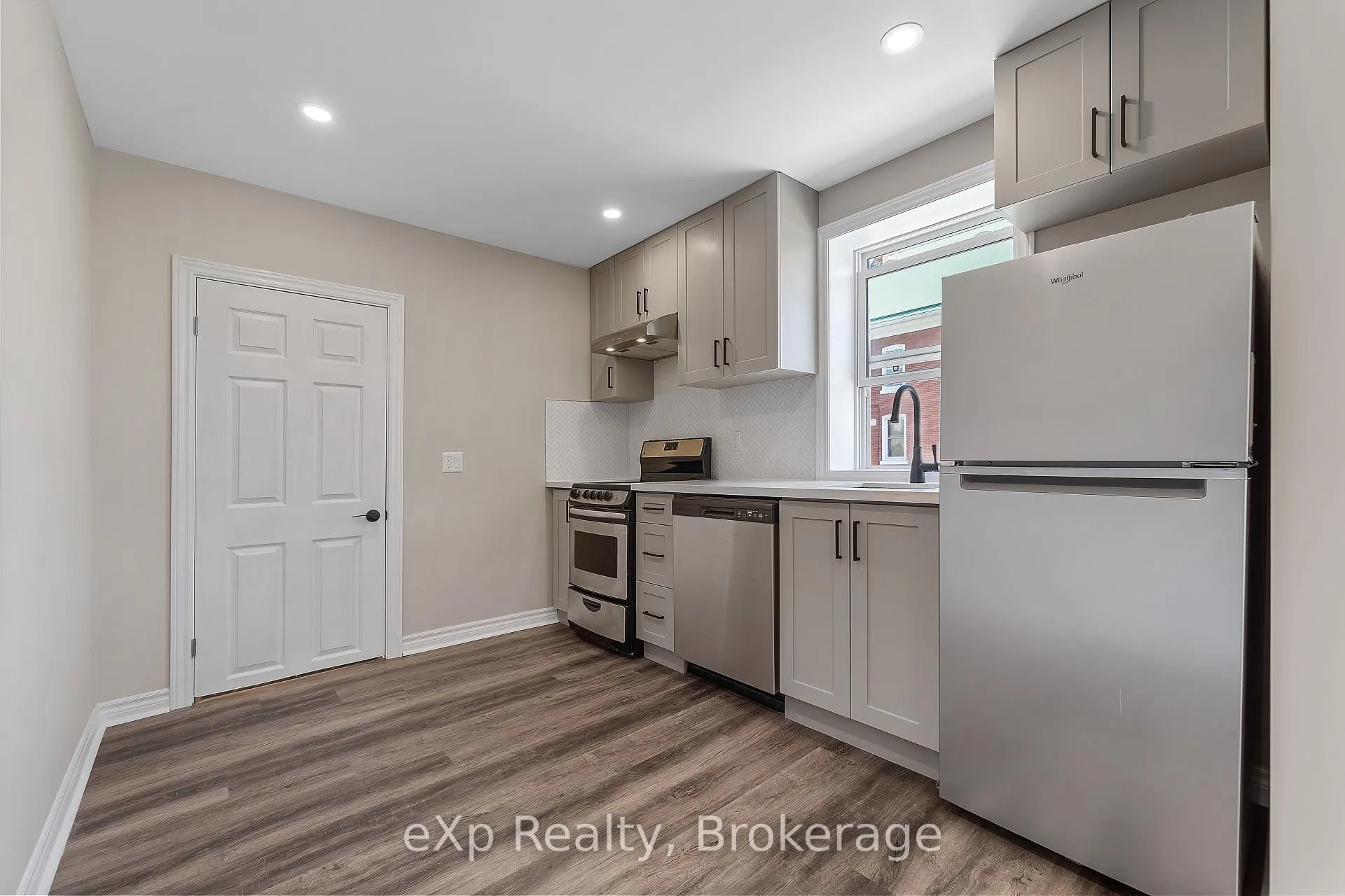Photo 3 of Unit Unit B, 44 West Front Street, Stirling-Rawdon, Stirling Ward — HOMEH