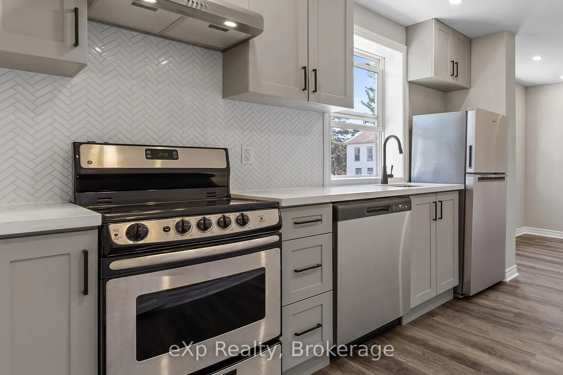 Photo 4 of Unit Unit B, 44 West Front Street, Stirling-Rawdon, Stirling Ward — HOMEH