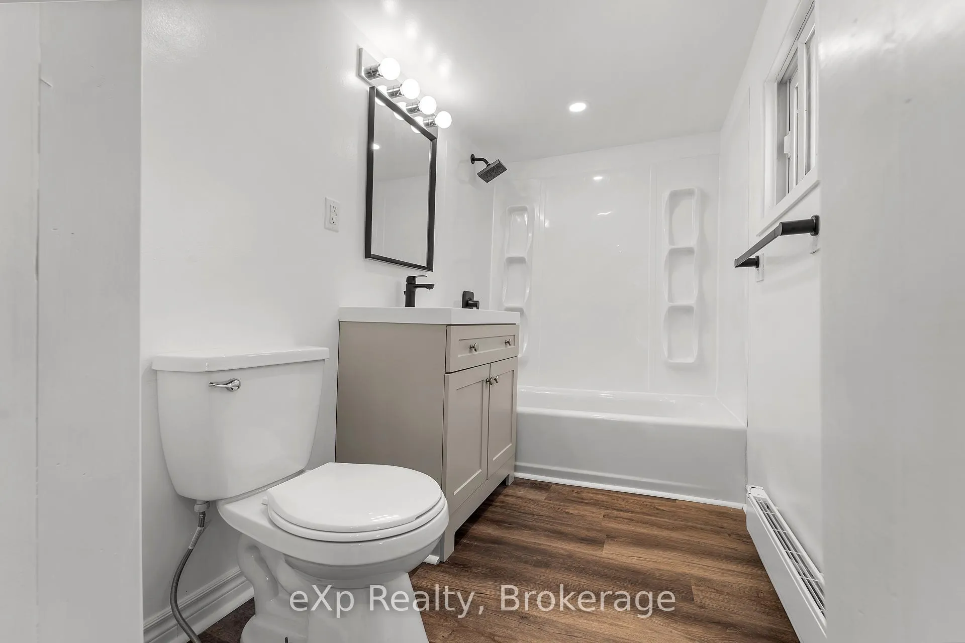Photo 5 of Unit Unit B, 44 West Front Street, Stirling-Rawdon, Stirling Ward — HOMEH