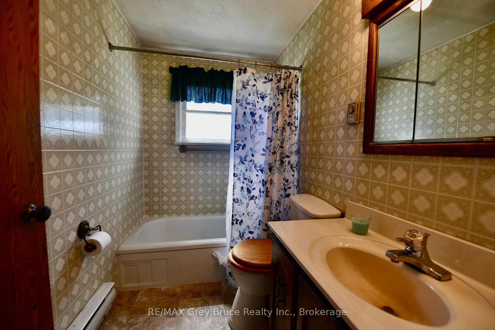 Photo 32 of 43 Bartley Drive, Northern Bruce Peninsula — HOMEH