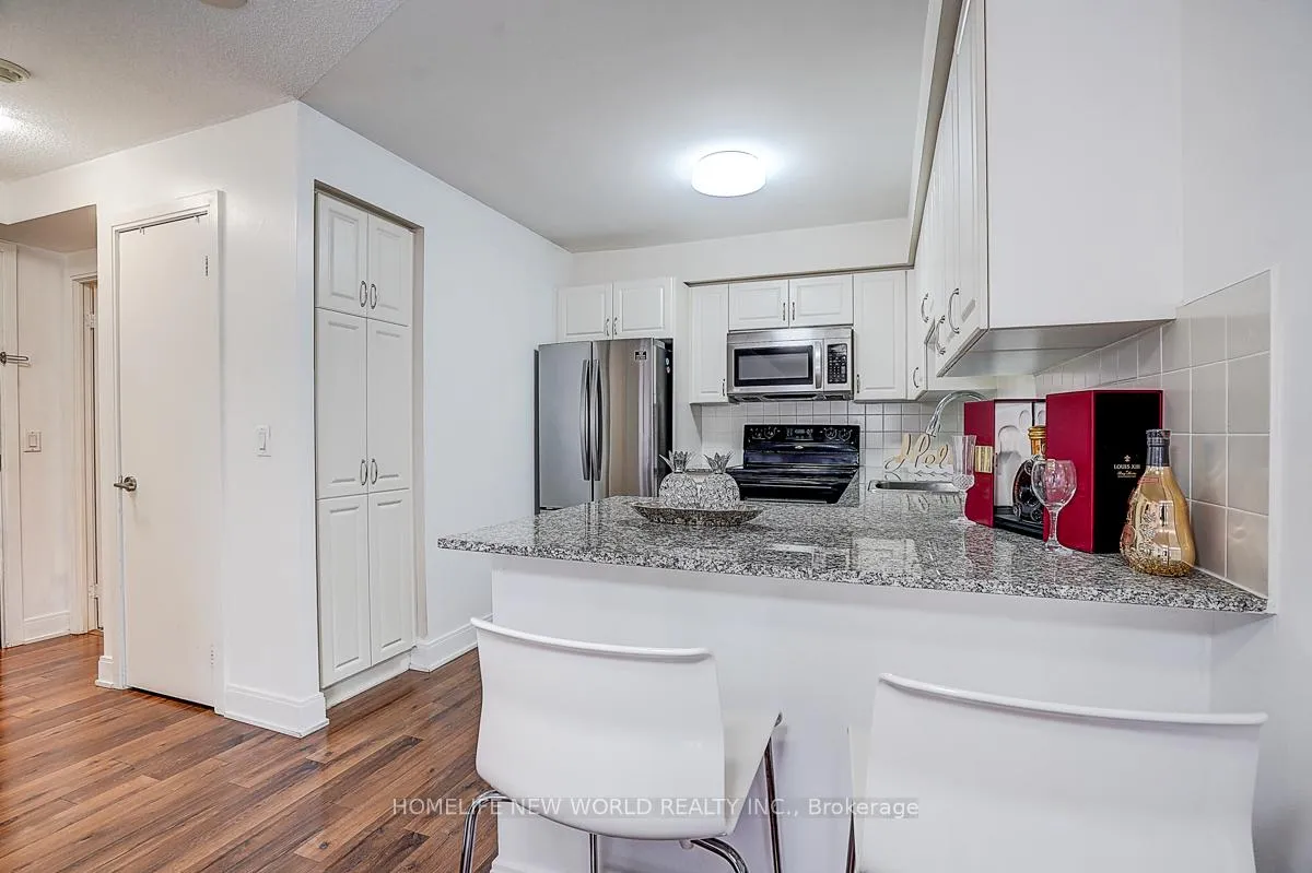 Photo 24 of Unit 923, 135 Village Green Square, Scarborough, Agincourt South-Malvern West — HOMEH