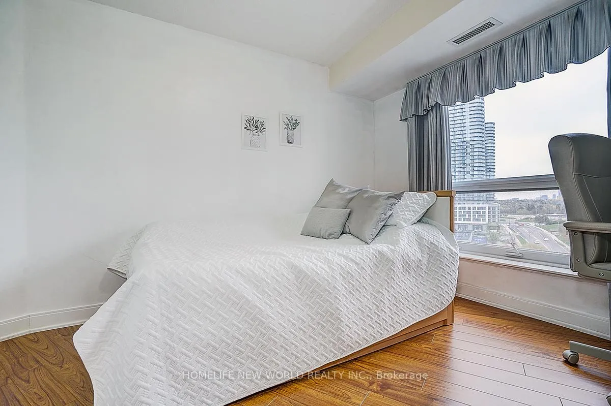 Photo 37 of Unit 923, 135 Village Green Square, Scarborough, Agincourt South-Malvern West — HOMEH