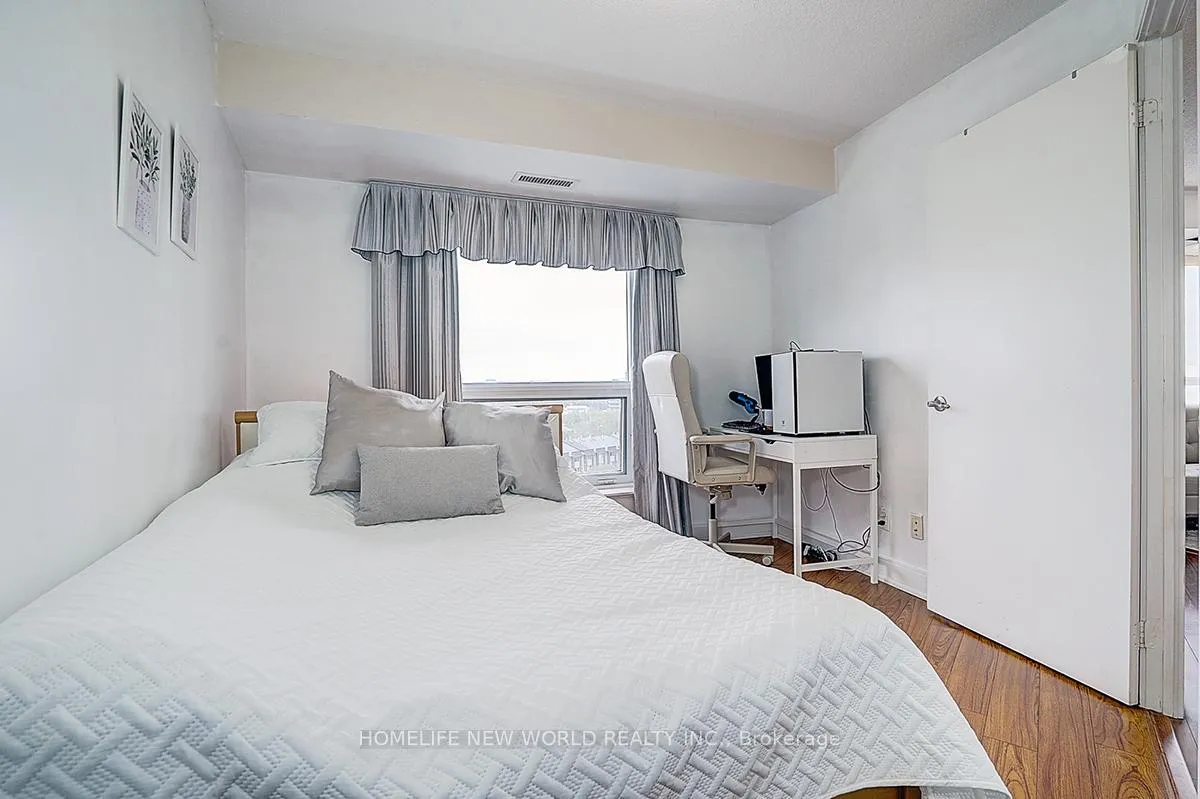 Photo 38 of Unit 923, 135 Village Green Square, Scarborough, Agincourt South-Malvern West — HOMEH