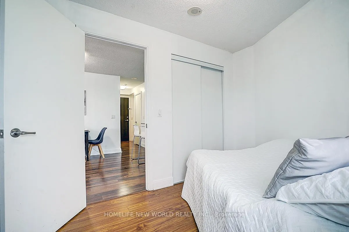 Photo 39 of Unit 923, 135 Village Green Square, Scarborough, Agincourt South-Malvern West — HOMEH
