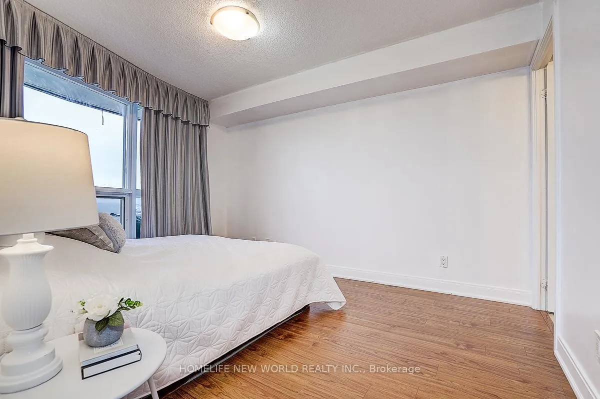 Photo 40 of Unit 923, 135 Village Green Square, Scarborough, Agincourt South-Malvern West — HOMEH