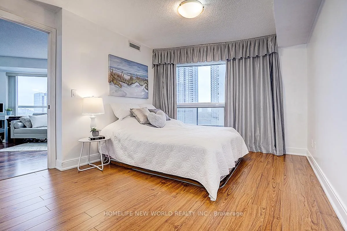 Photo 41 of Unit 923, 135 Village Green Square, Scarborough, Agincourt South-Malvern West — HOMEH