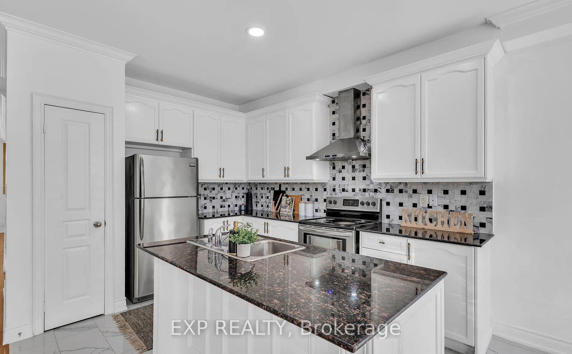 Photo 11 of 61 Richler Avenue, Vaughan, Kleinburg — HOMEH
