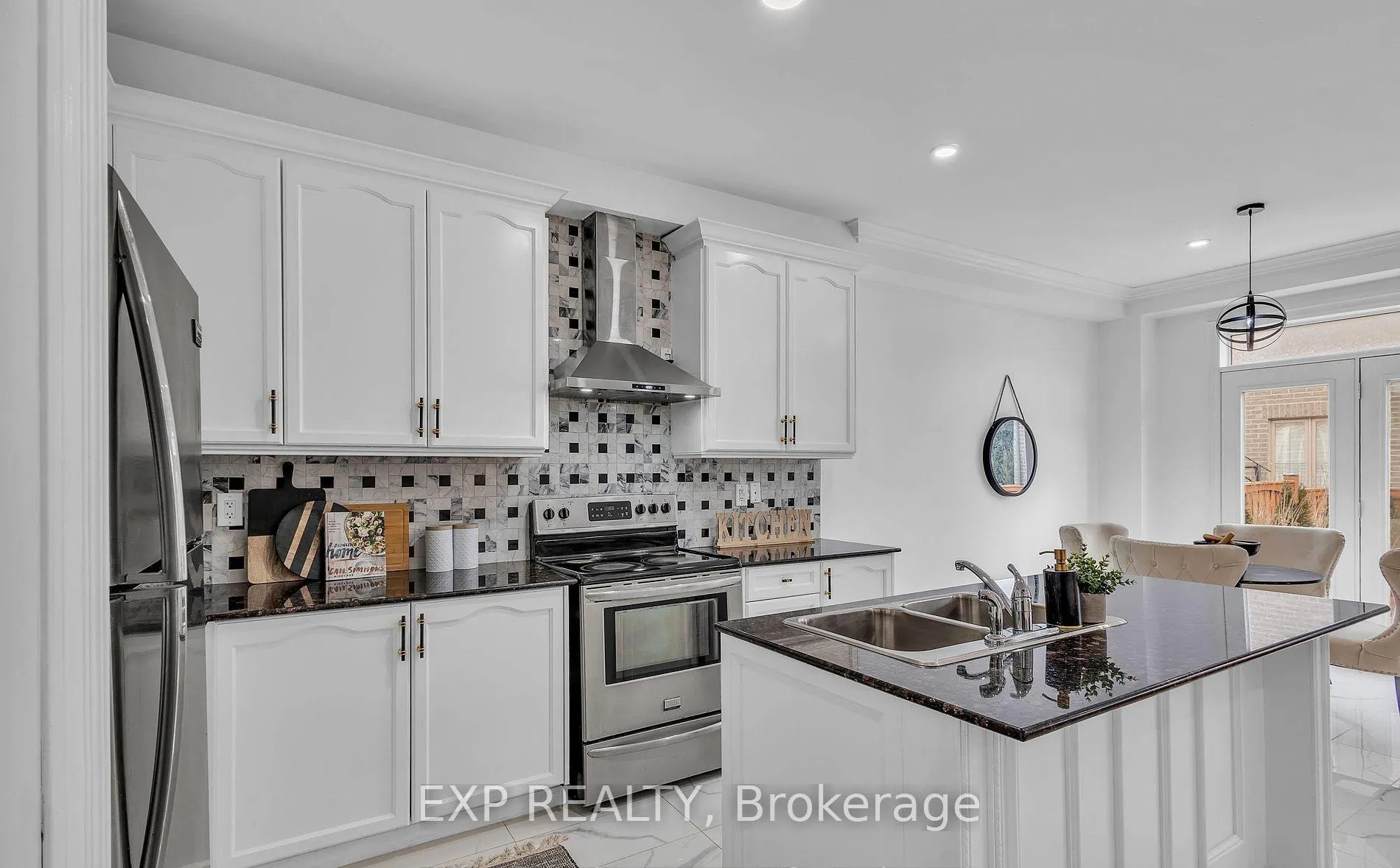 Photo 13 of 61 Richler Avenue, Vaughan, Kleinburg — HOMEH