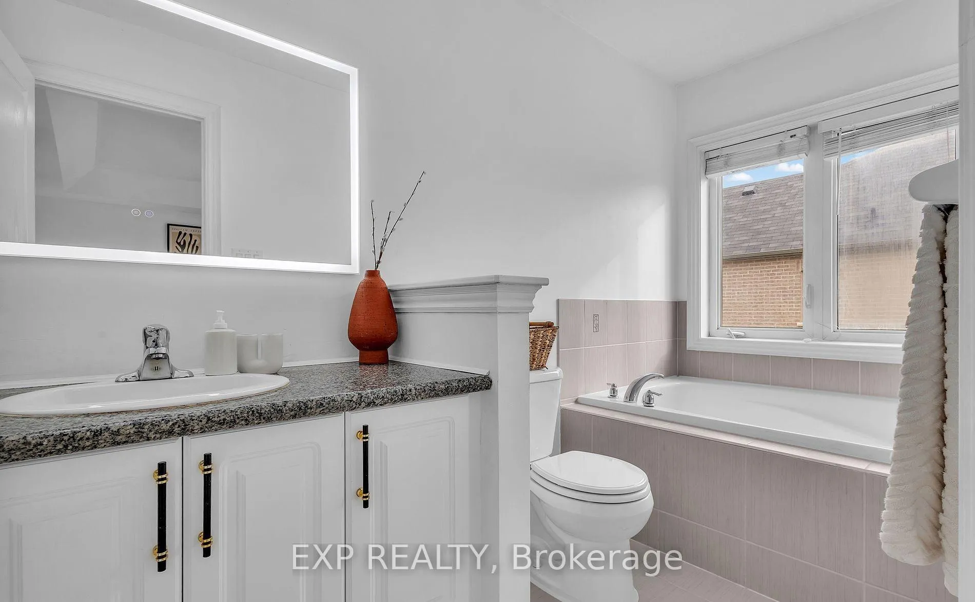 Photo 19 of 61 Richler Avenue, Vaughan, Kleinburg — HOMEH