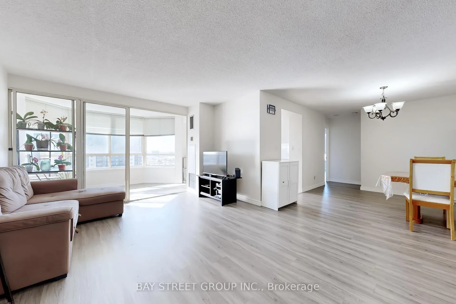 Photo 7 of Unit 1708, 275 Bamburgh Circle, Scarborough, Steeles — HOMEH