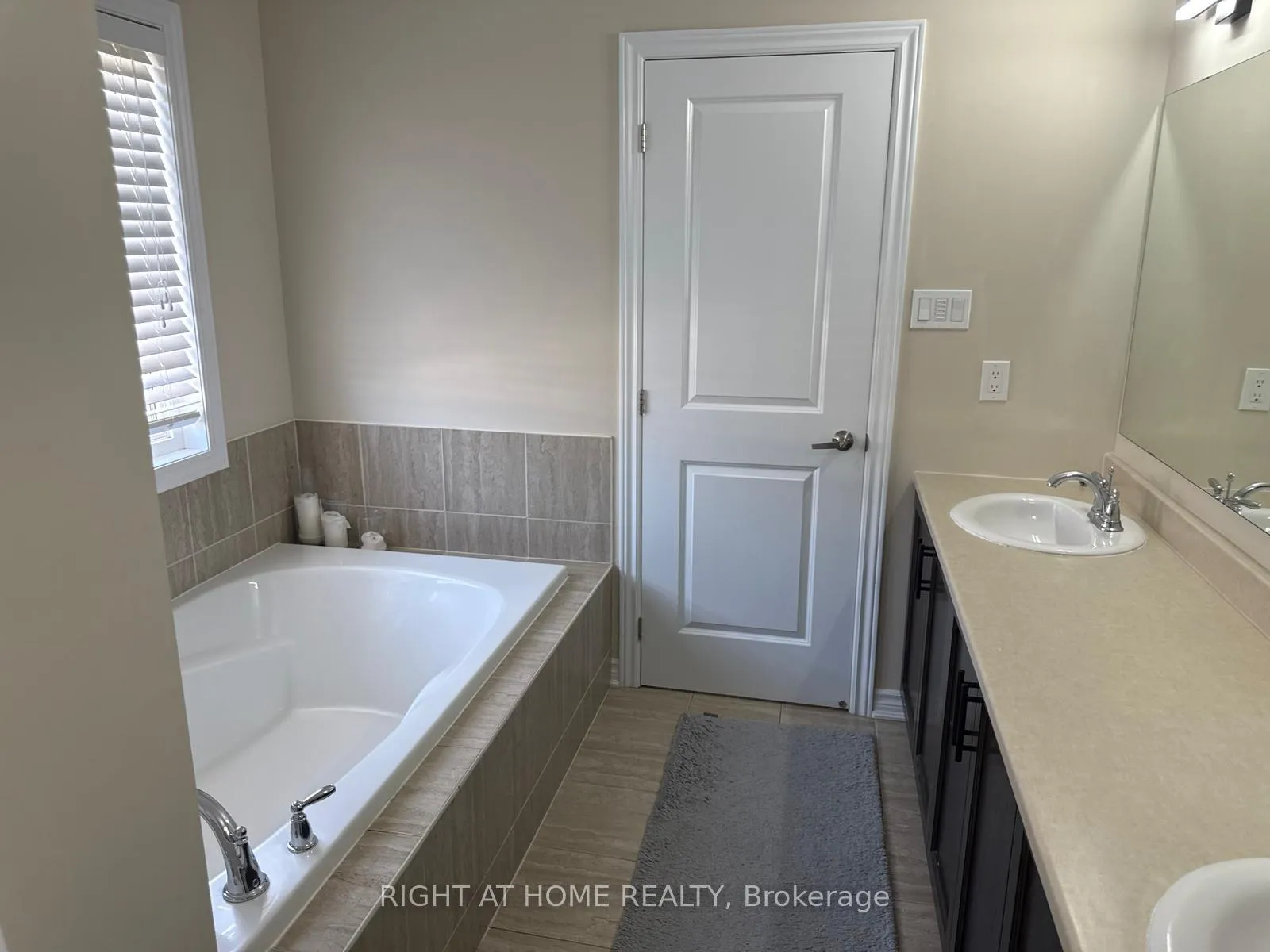Photo 6 of 371 Vendevale Avenue, Ottawa, Stittsville (North) — HOMEH