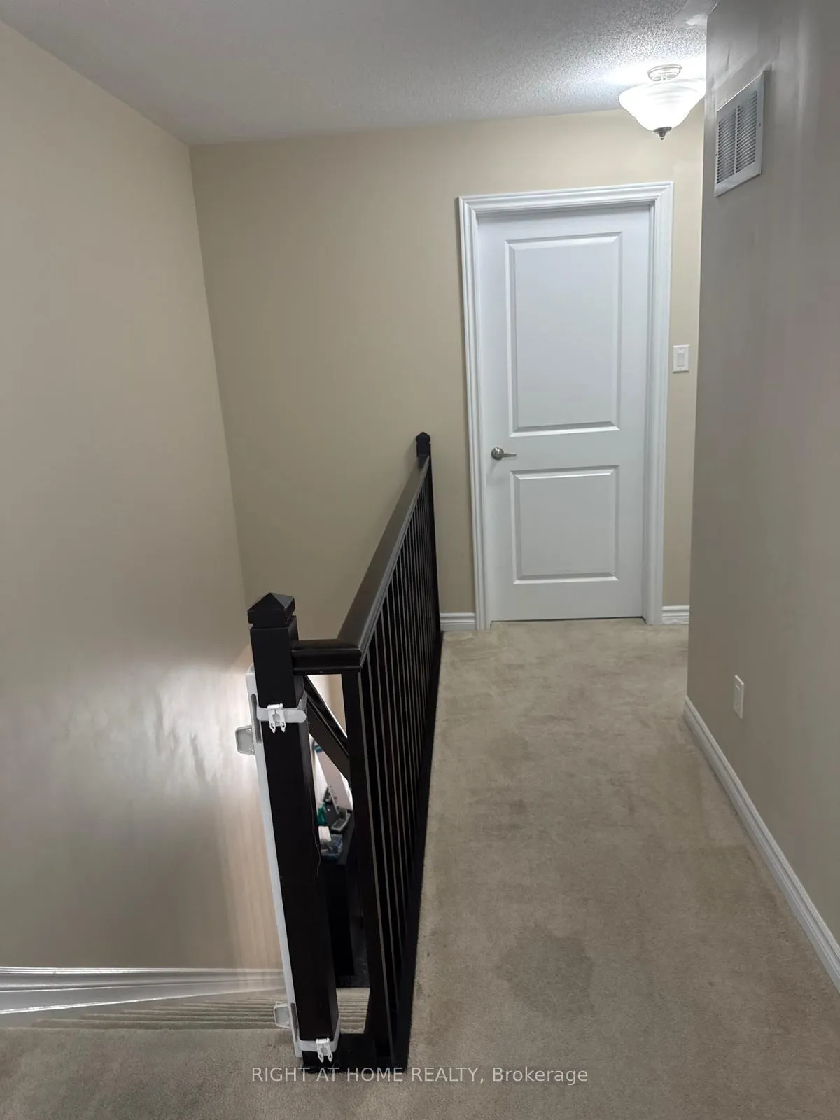Photo 12 of 371 Vendevale Avenue, Ottawa, Stittsville (North) — HOMEH