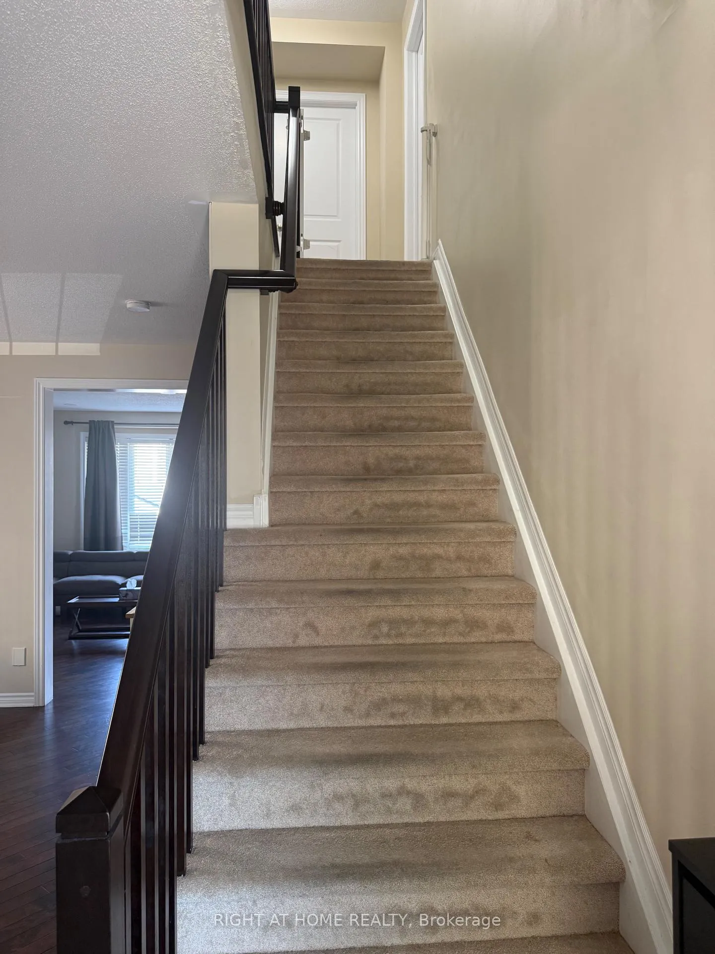 Photo 18 of 371 Vendevale Avenue, Ottawa, Stittsville (North) — HOMEH