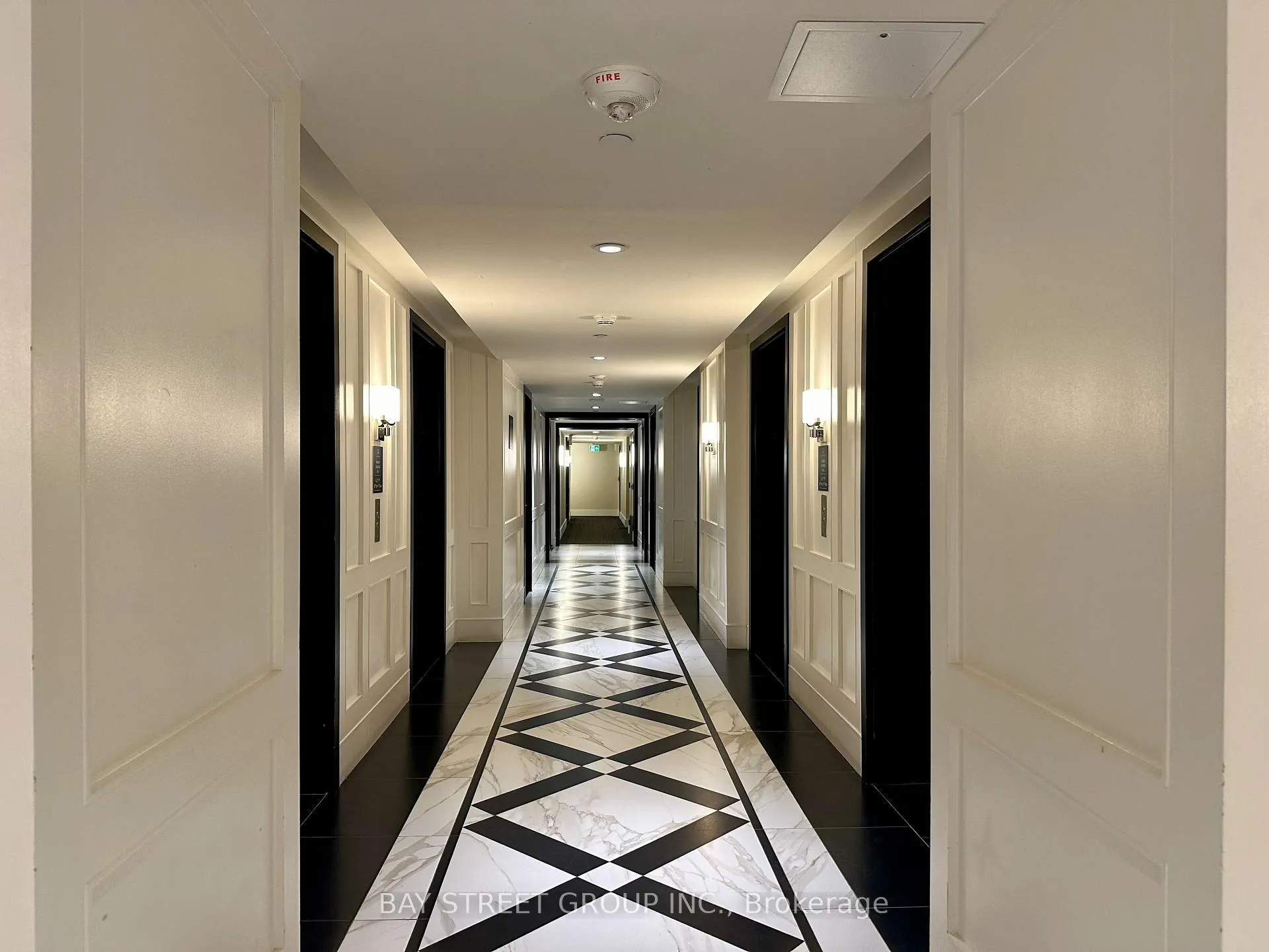 Photo 2 of Unit 821, 955 Bay Street, Toronto, Bay Street Corridor — HOMEH