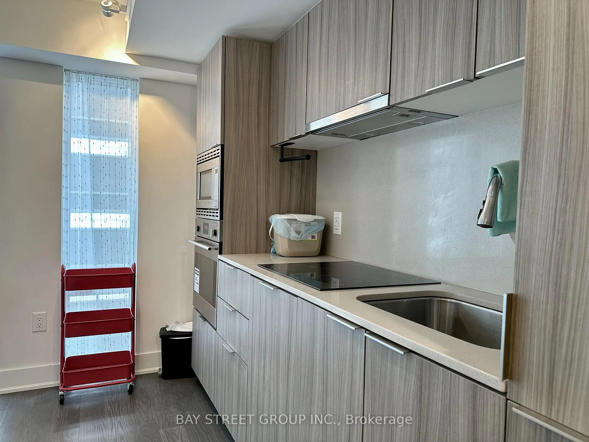 Photo 7 of Unit 821, 955 Bay Street, Toronto, Bay Street Corridor — HOMEH
