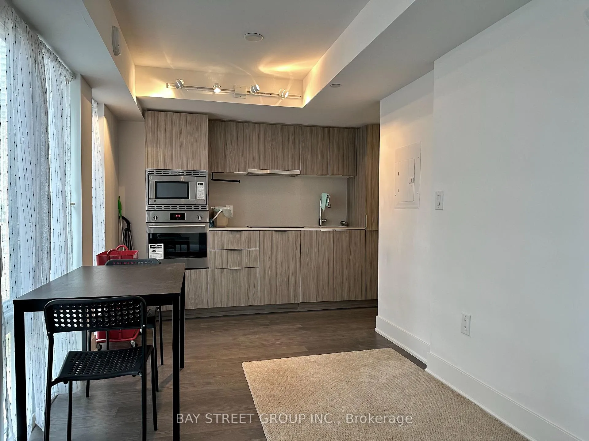 Photo 8 of Unit 821, 955 Bay Street, Toronto, Bay Street Corridor — HOMEH