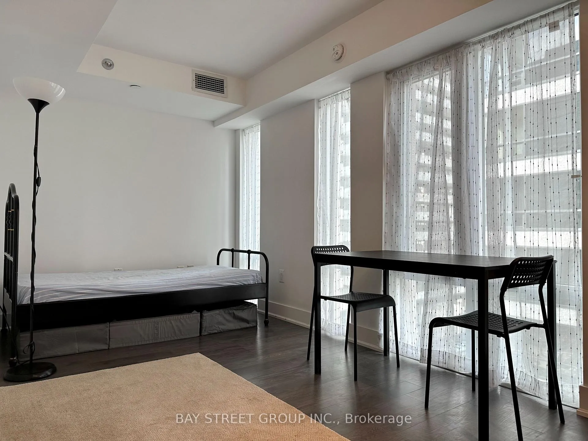 Photo 9 of Unit 821, 955 Bay Street, Toronto, Bay Street Corridor — HOMEH