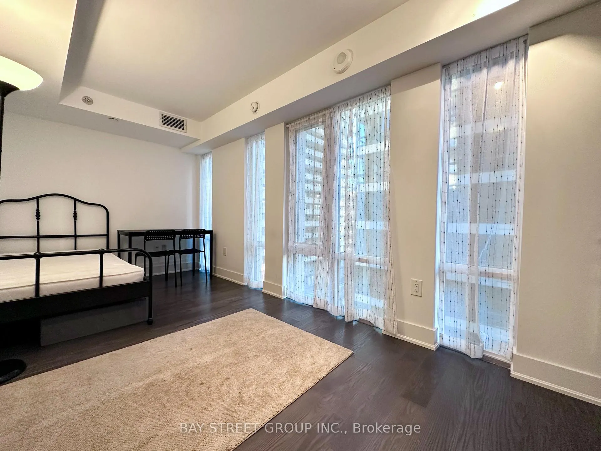 Photo 11 of Unit 821, 955 Bay Street, Toronto, Bay Street Corridor — HOMEH