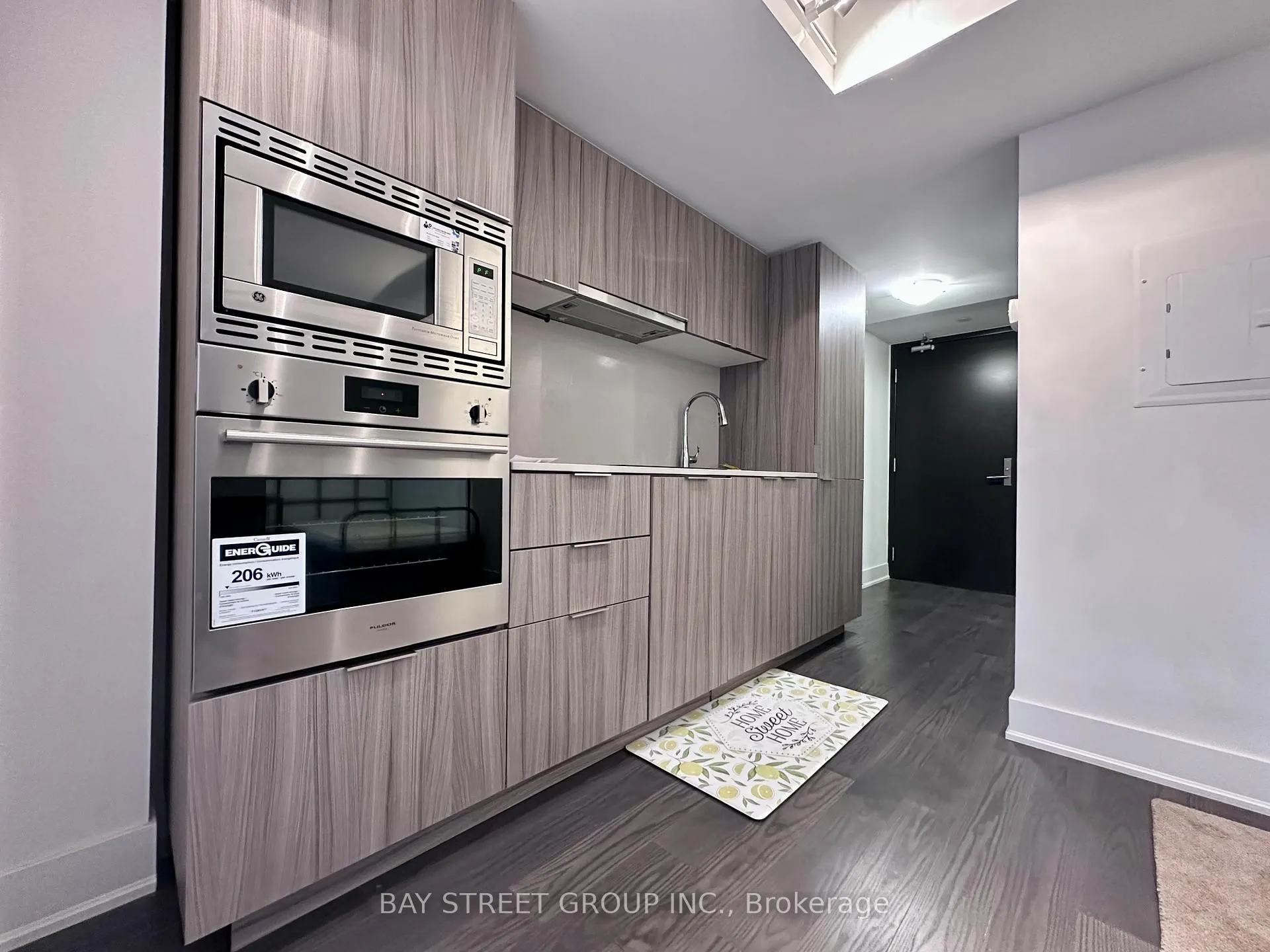 Photo 12 of Unit 821, 955 Bay Street, Toronto, Bay Street Corridor — HOMEH