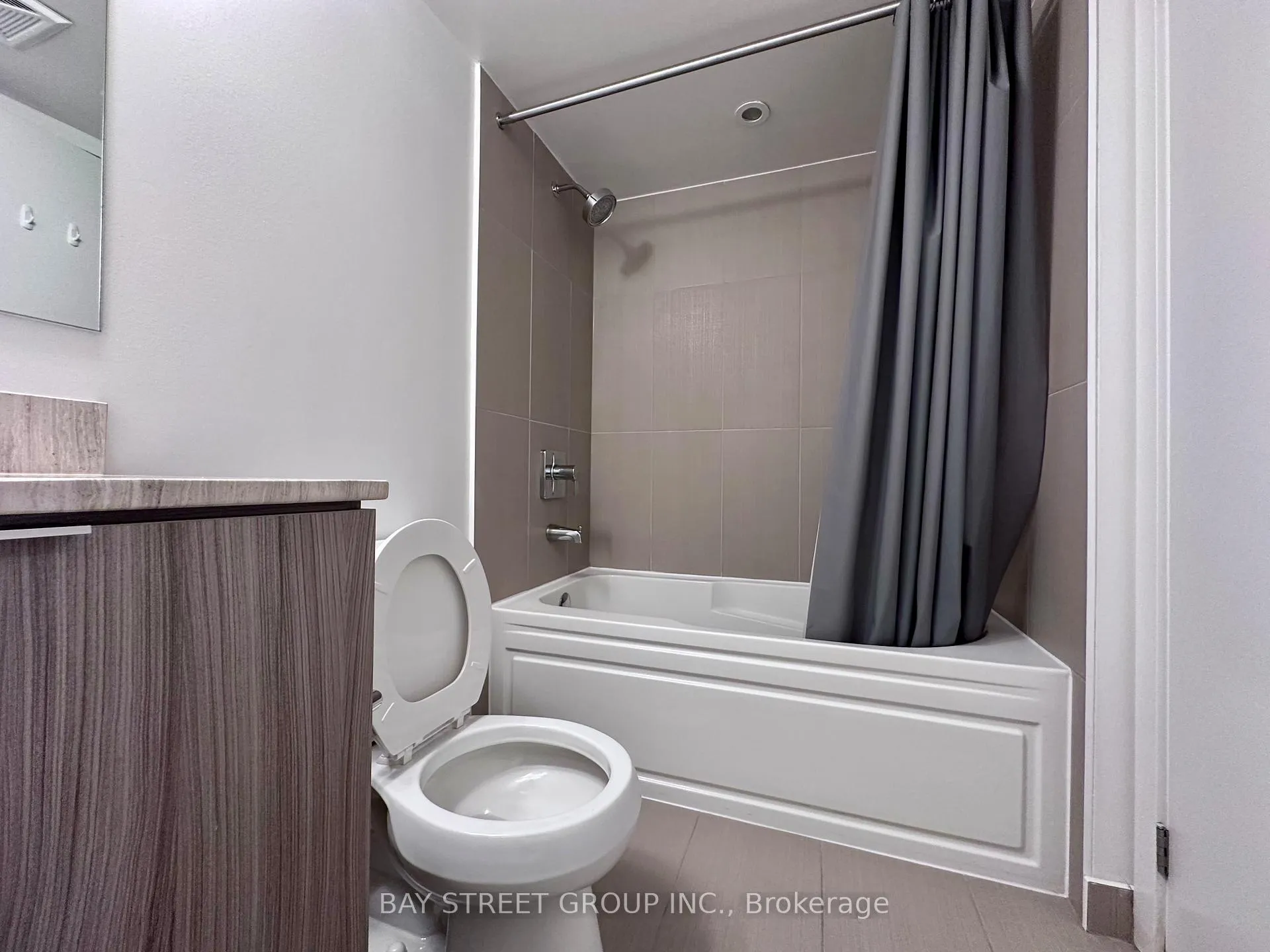 Photo 14 of Unit 821, 955 Bay Street, Toronto, Bay Street Corridor — HOMEH