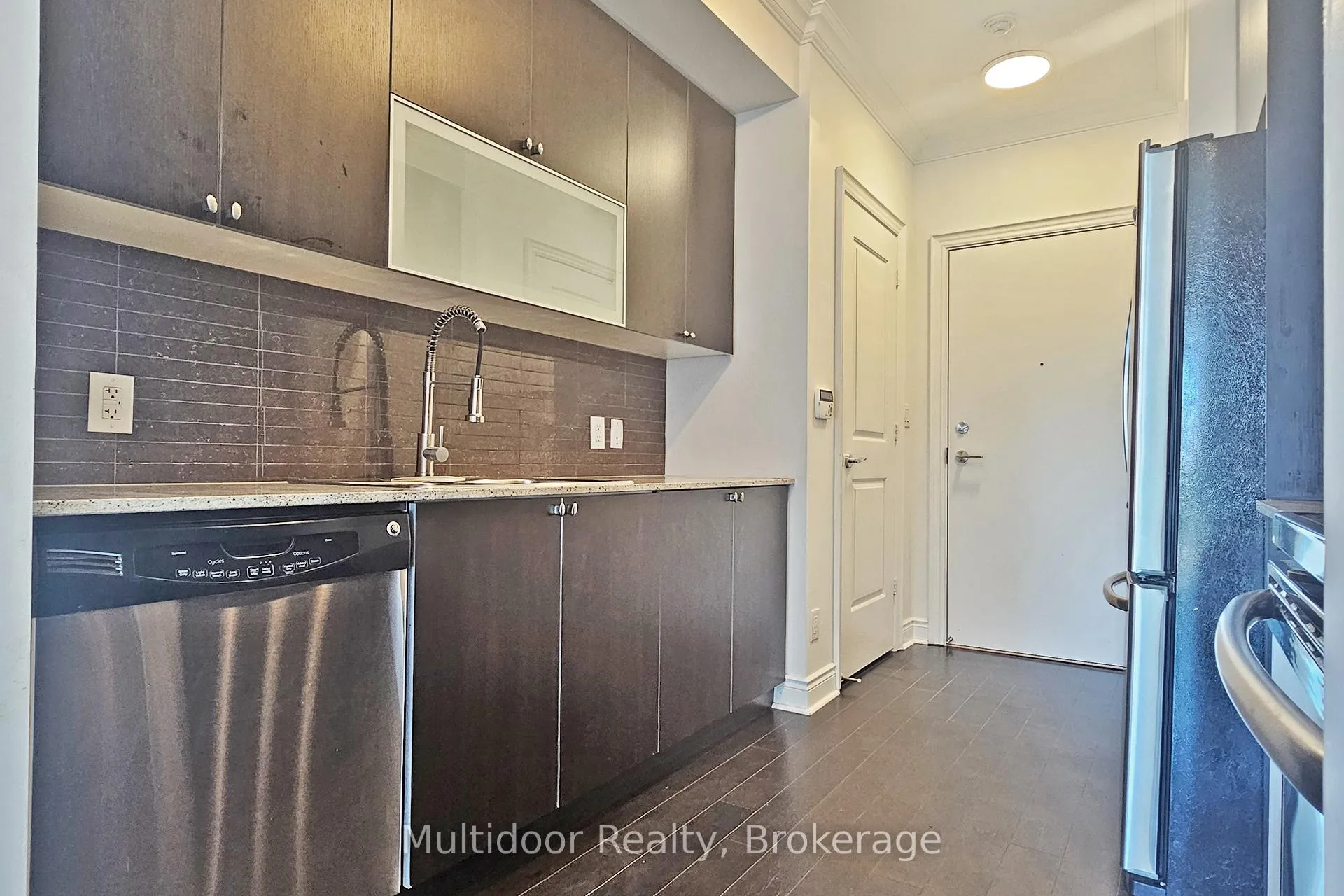 Photo 6 of Unit 413, 16 Brookers Lane, Etobicoke, Mimico — HOMEH