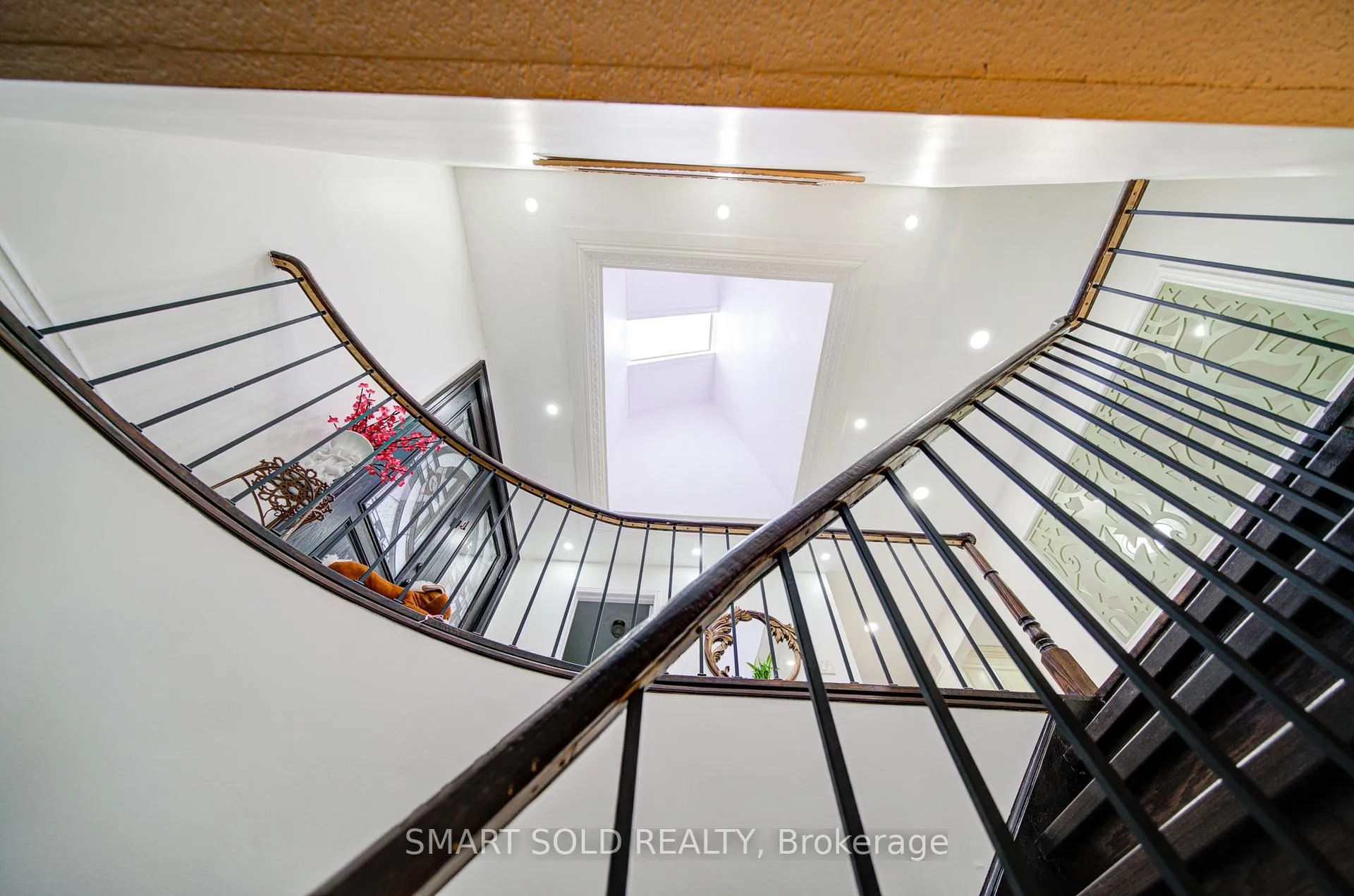 Photo 31 of 48 Montgomery Court, Markham, Buttonville — HOMEH