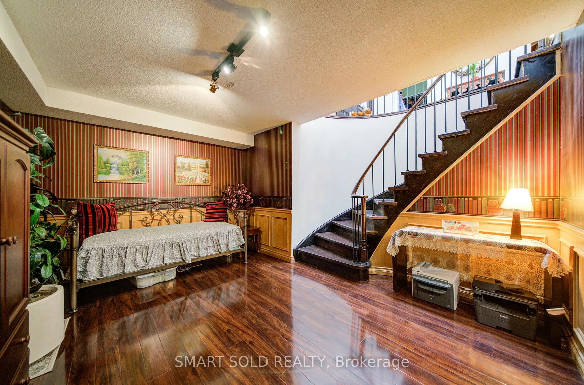 Photo 33 of 48 Montgomery Court, Markham, Buttonville — HOMEH