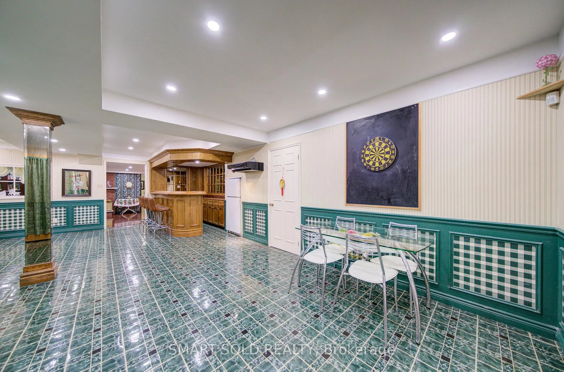 Photo 37 of 48 Montgomery Court, Markham, Buttonville — HOMEH