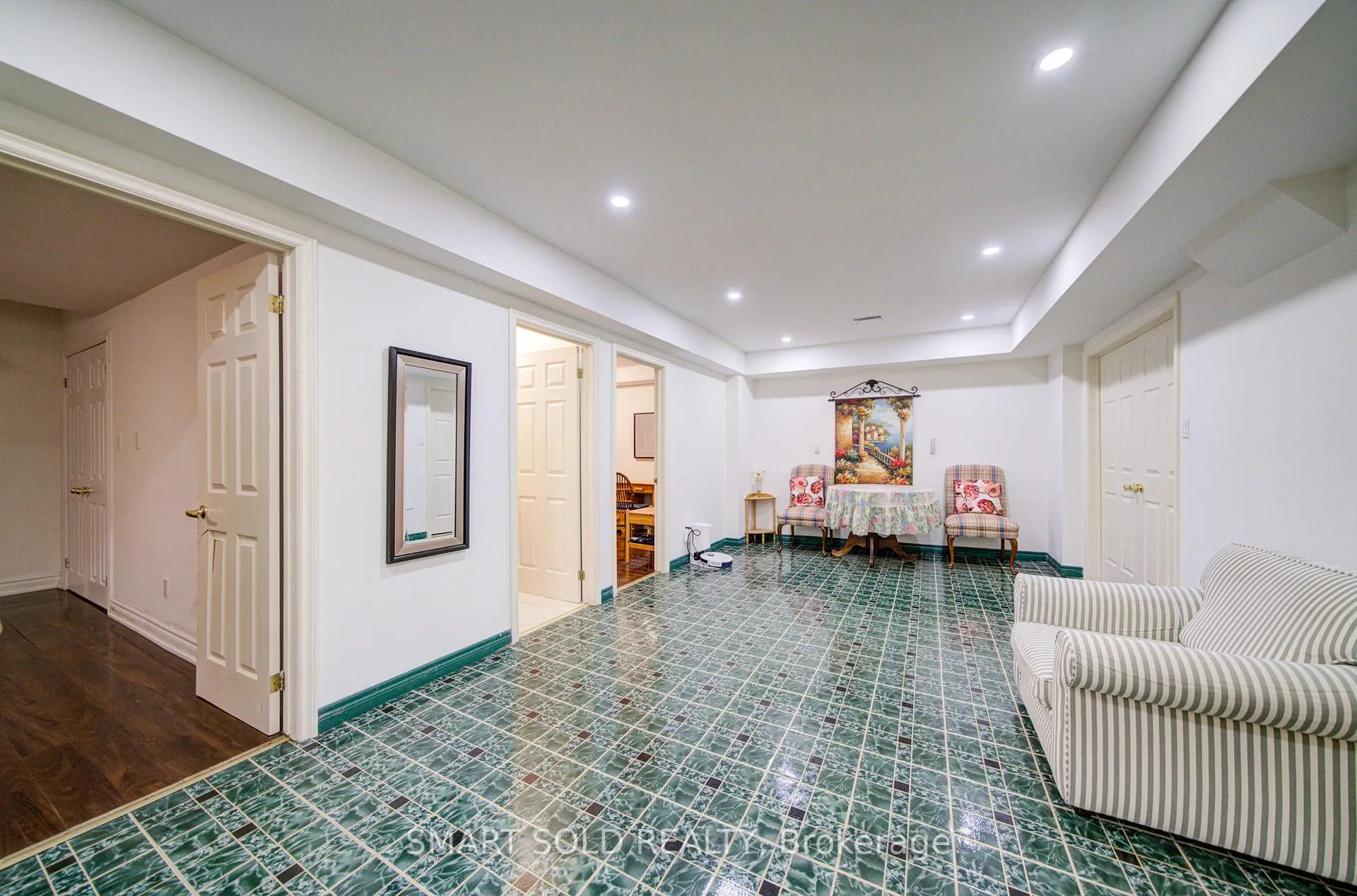 Photo 40 of 48 Montgomery Court, Markham, Buttonville — HOMEH