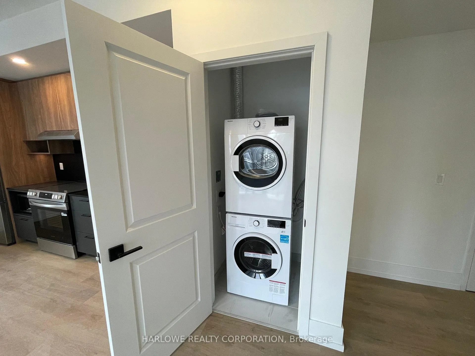 Photo 4 of Unit 901, 206 King Street W, Hamilton, Central — HOMEH