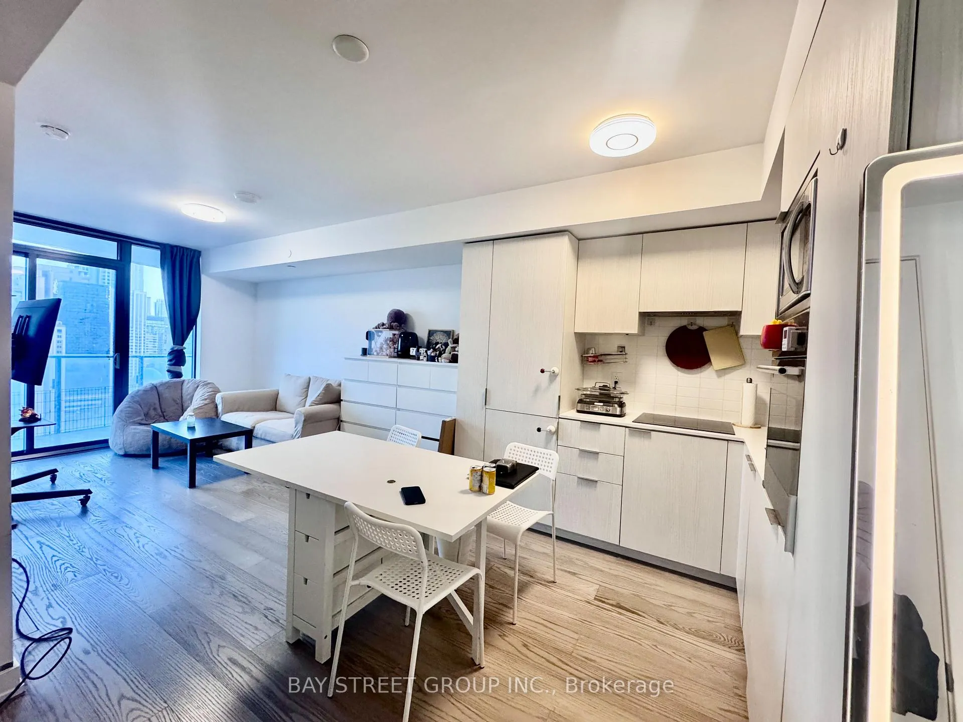 Photo 5 of Unit 2103, 11 Wellesley Street W, Toronto, Bay Street Corridor — HOMEH