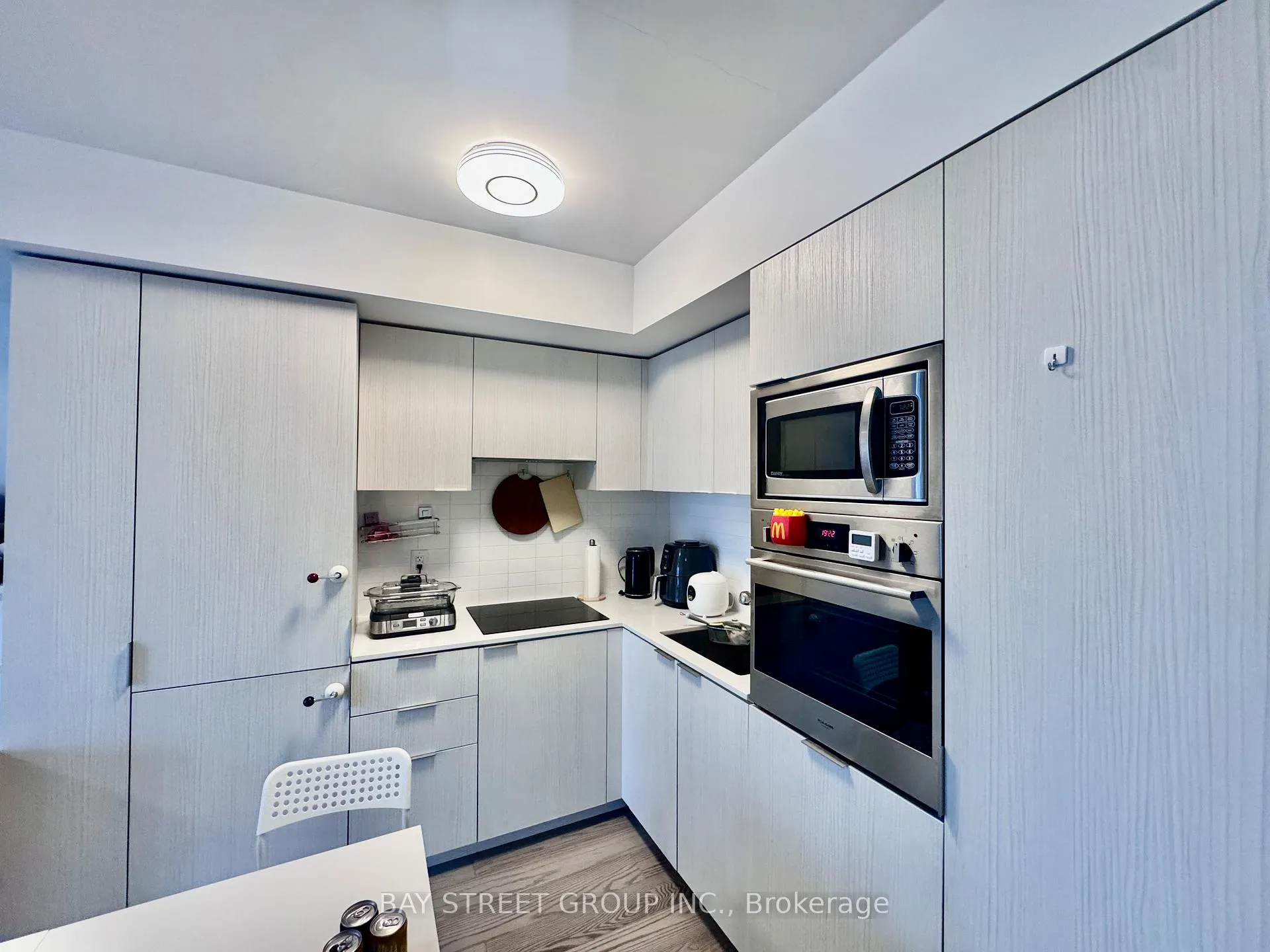 Photo 6 of Unit 2103, 11 Wellesley Street W, Toronto, Bay Street Corridor — HOMEH