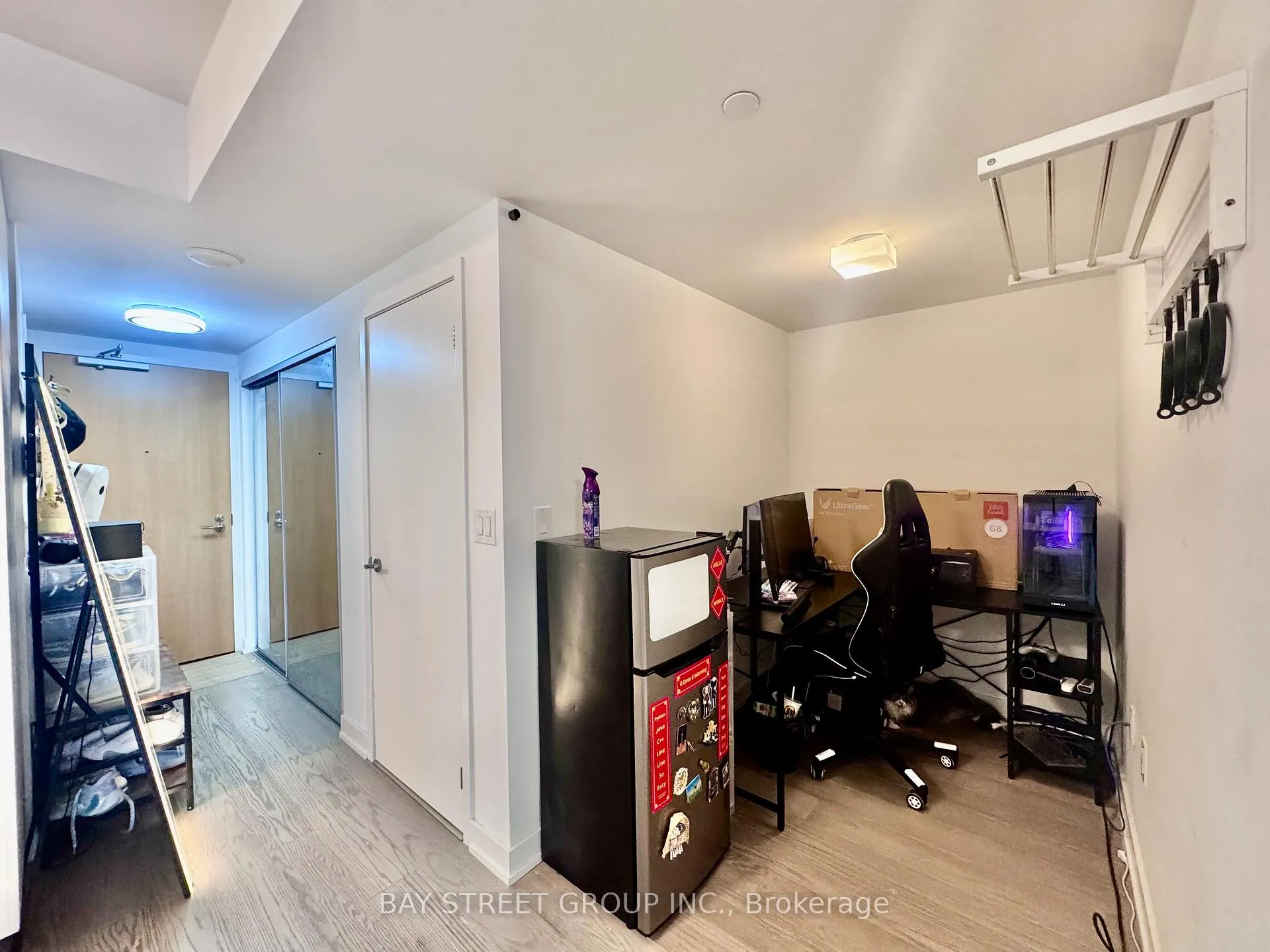 Photo 12 of Unit 2103, 11 Wellesley Street W, Toronto, Bay Street Corridor — HOMEH