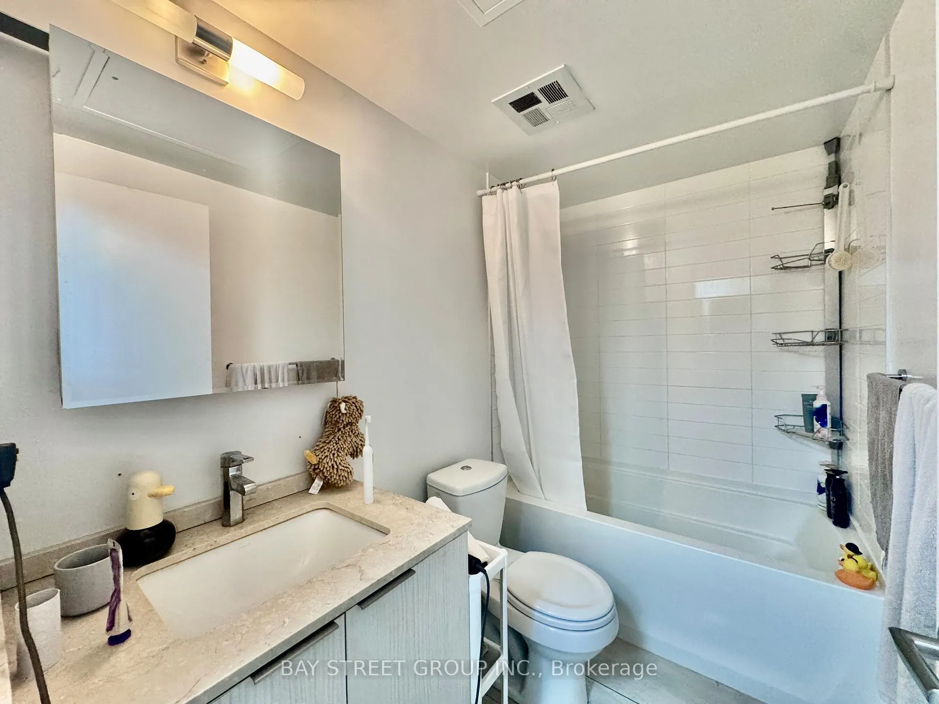 Photo 18 of Unit 2103, 11 Wellesley Street W, Toronto, Bay Street Corridor — HOMEH