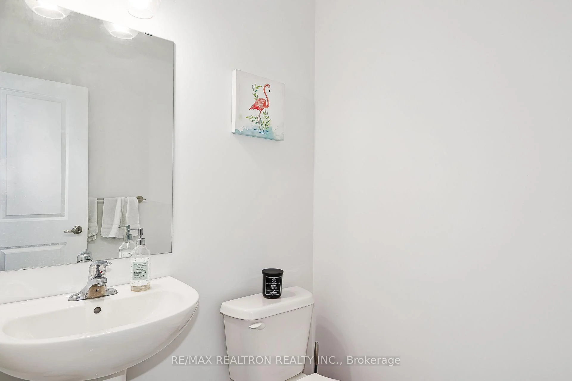 Photo 5 of 19 Middleton Drive, Wasaga Beach — HOMEH