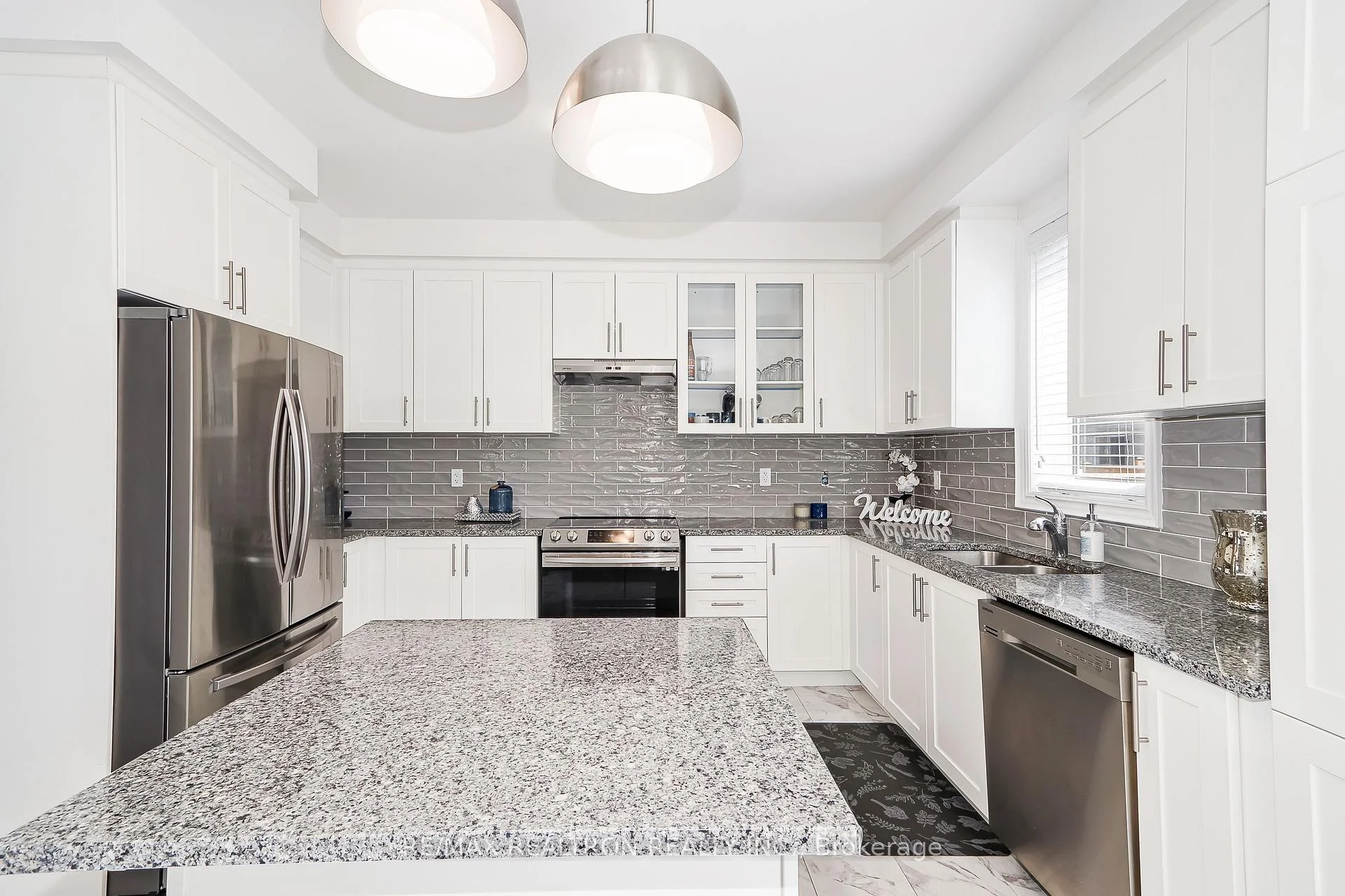 Photo 9 of 19 Middleton Drive, Wasaga Beach — HOMEH