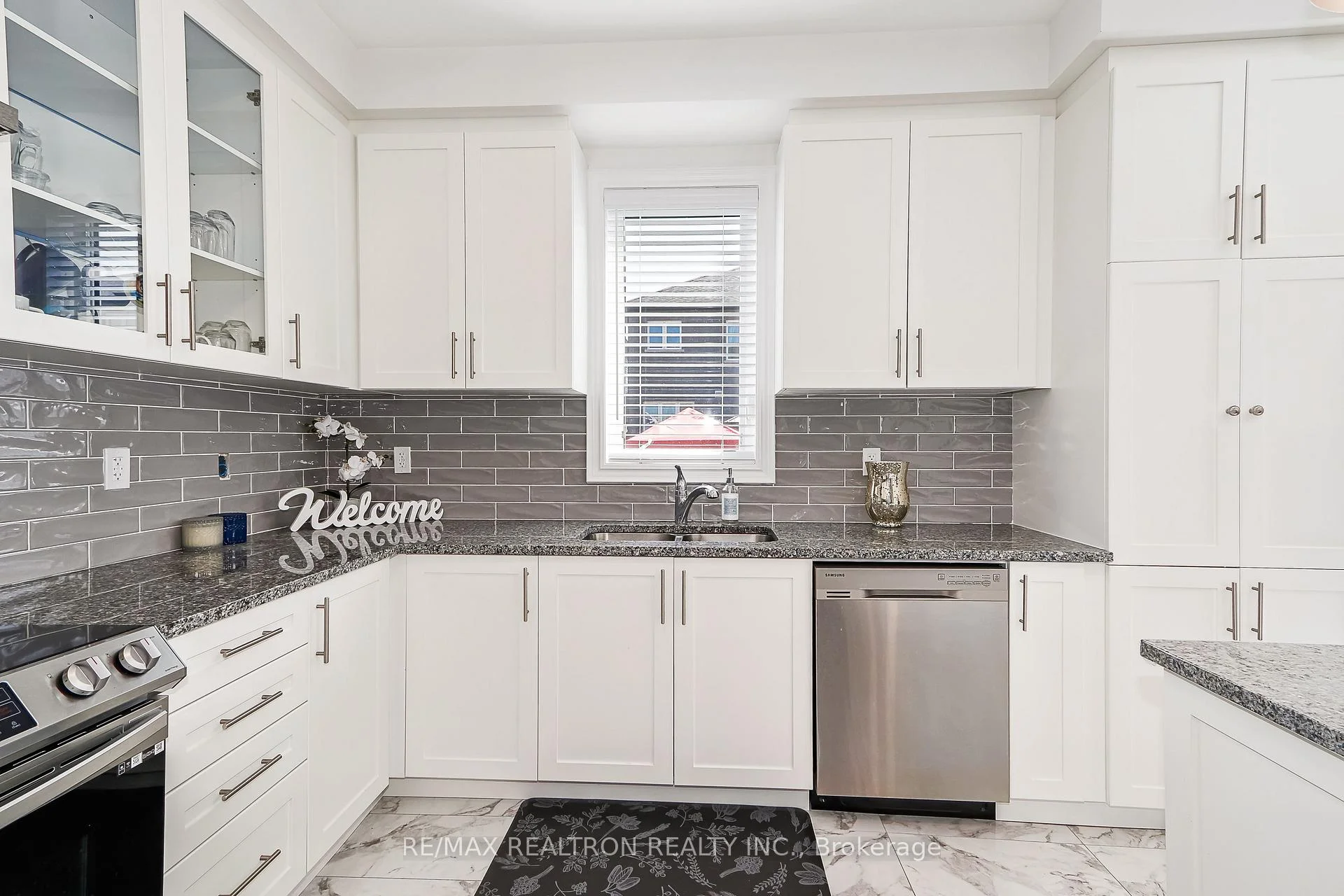 Photo 12 of 19 Middleton Drive, Wasaga Beach — HOMEH