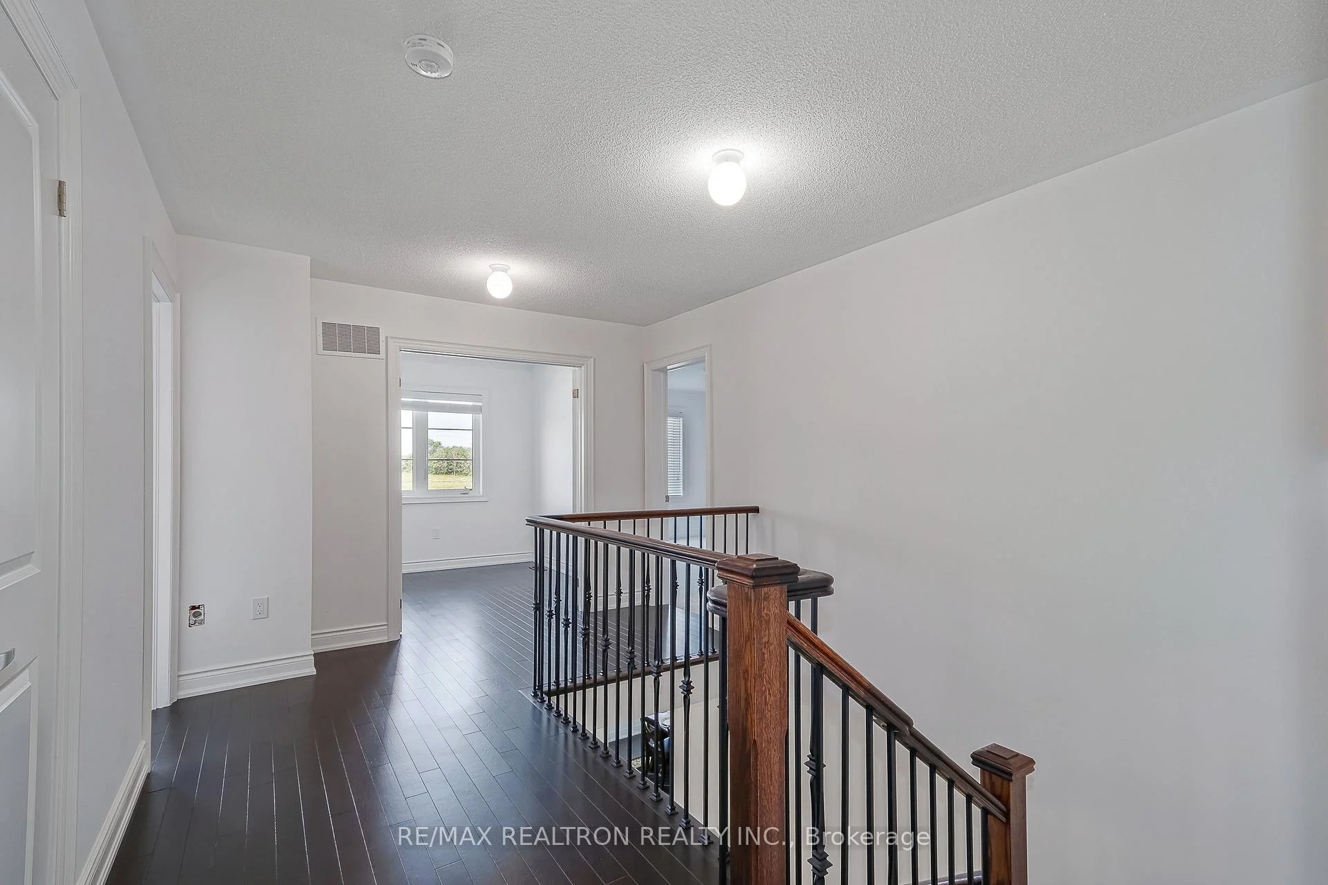 Photo 16 of 19 Middleton Drive, Wasaga Beach — HOMEH