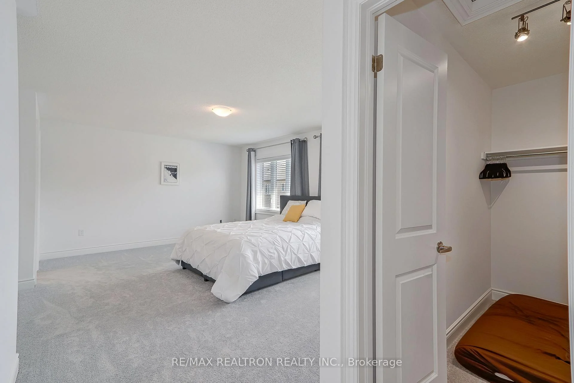 Photo 17 of 19 Middleton Drive, Wasaga Beach — HOMEH