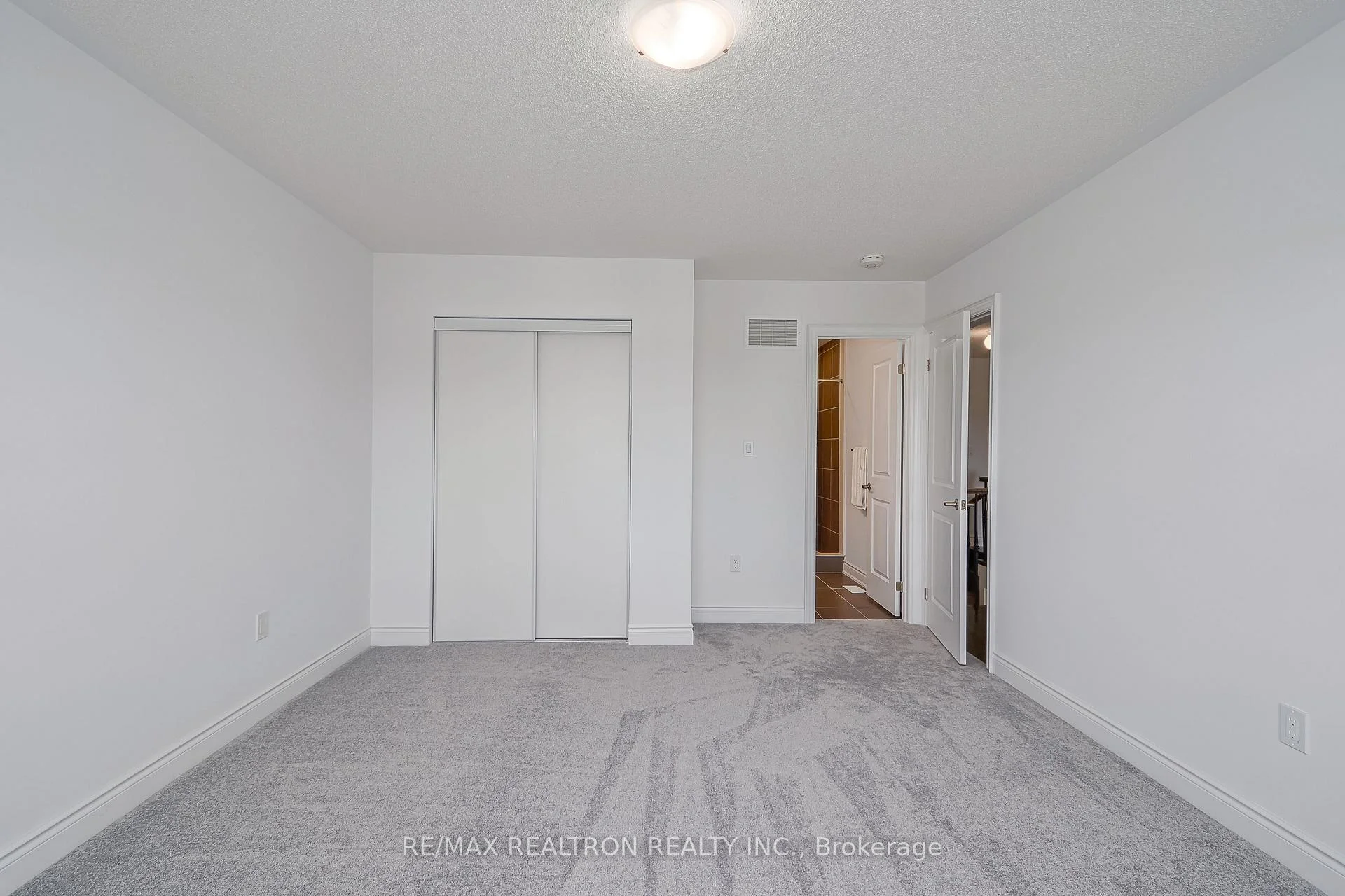 Photo 32 of 19 Middleton Drive, Wasaga Beach — HOMEH