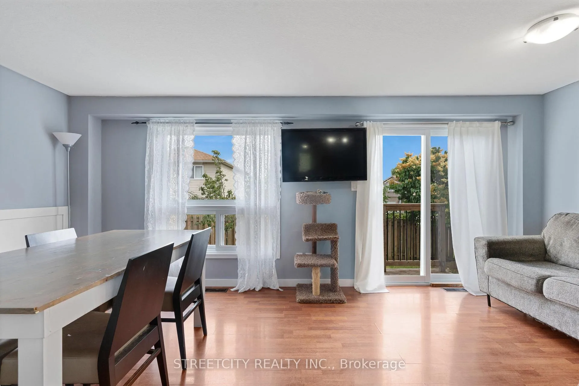 Photo 13 of 302 Oprington Place, Kitchener, Highland West — HOMEH