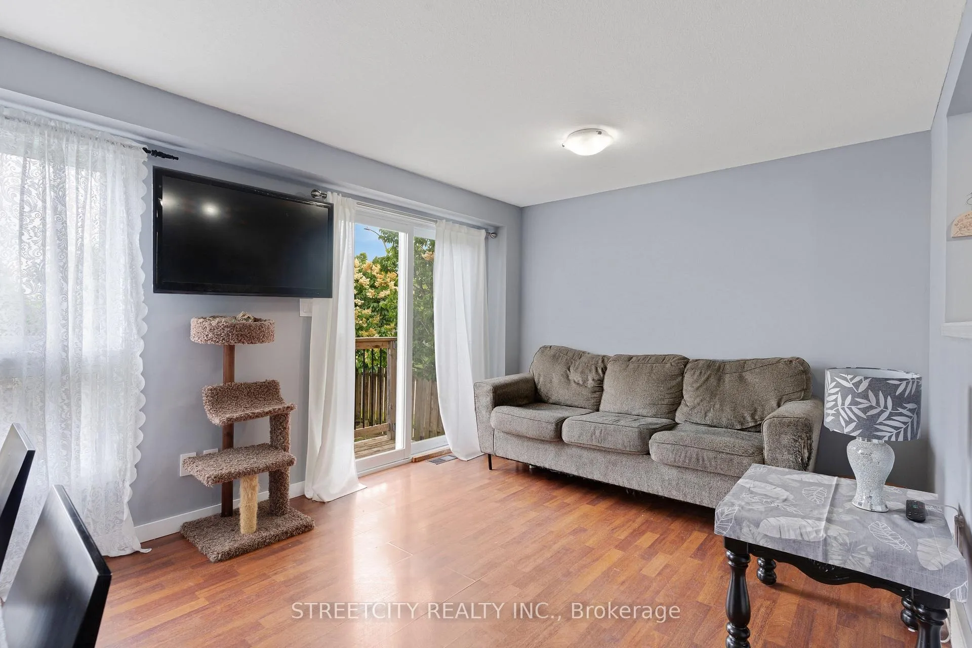 Photo 18 of 302 Oprington Place, Kitchener, Highland West — HOMEH
