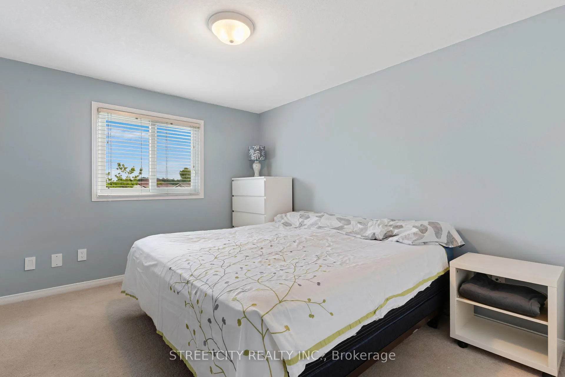 Photo 28 of 302 Oprington Place, Kitchener, Highland West — HOMEH