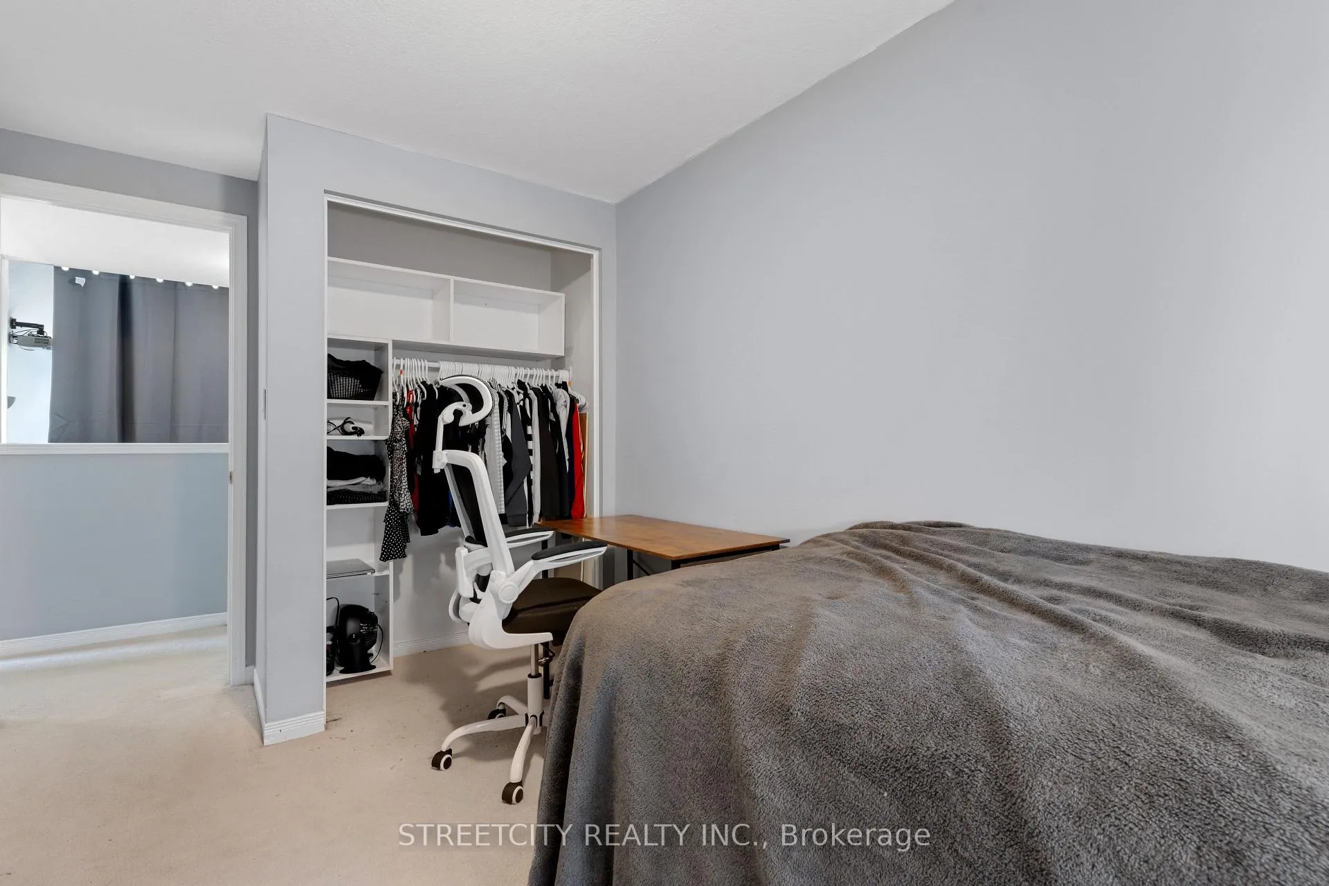 Photo 31 of 302 Oprington Place, Kitchener, Highland West — HOMEH