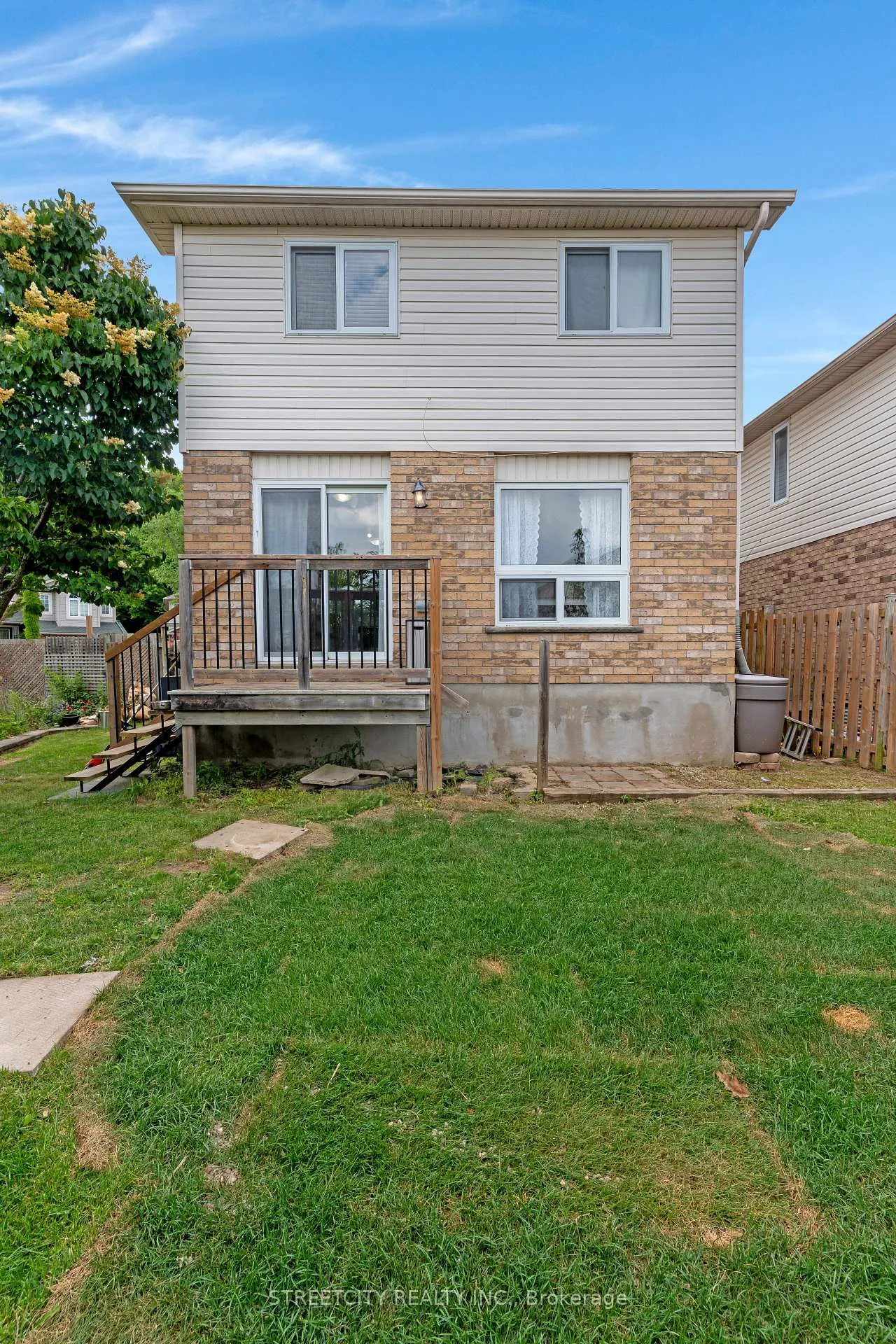 Photo 37 of 302 Oprington Place, Kitchener, Highland West — HOMEH
