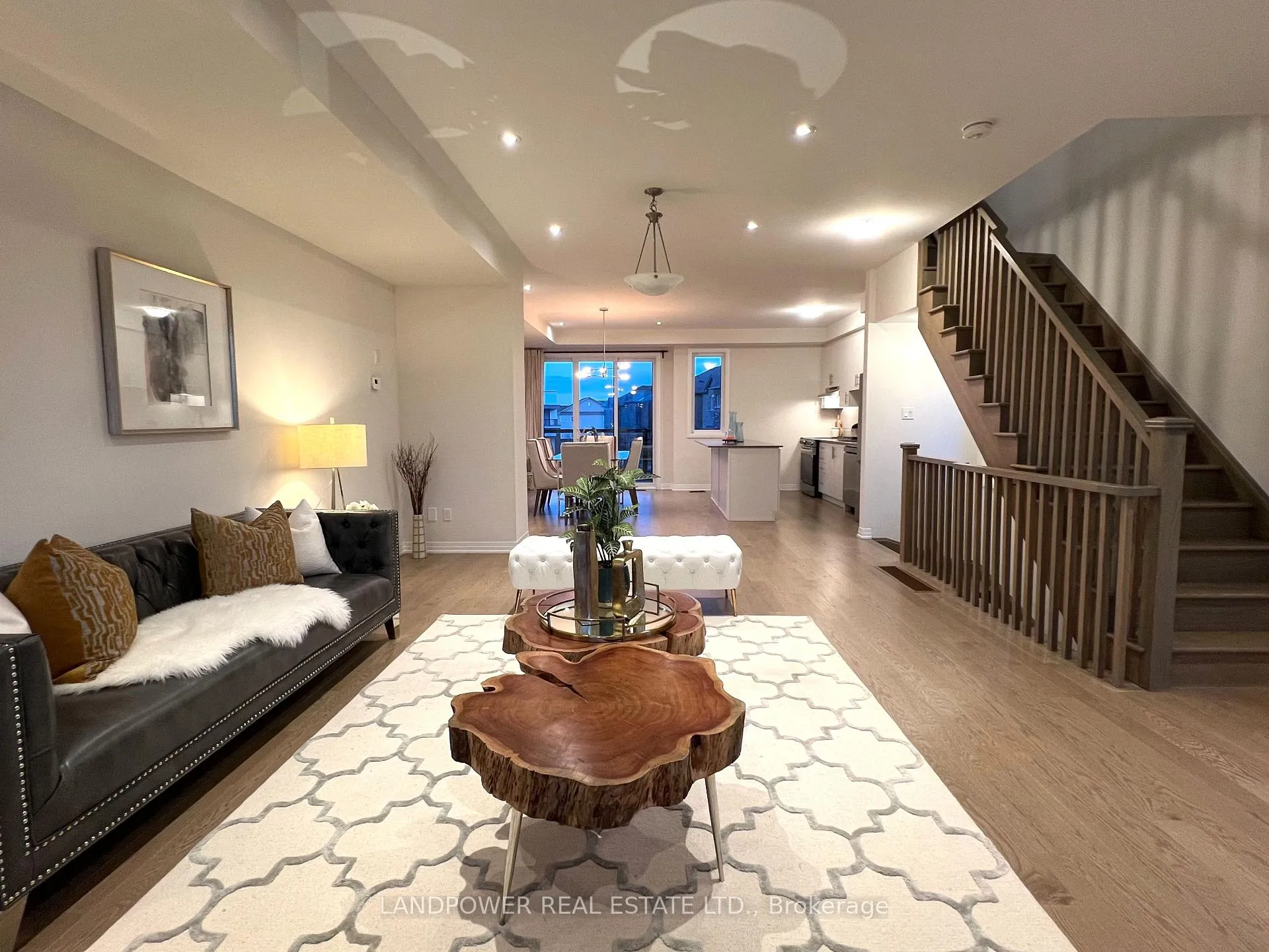 Photo 5 of 1655 Bur Oak Avenue, Markham, Wismer — HOMEH