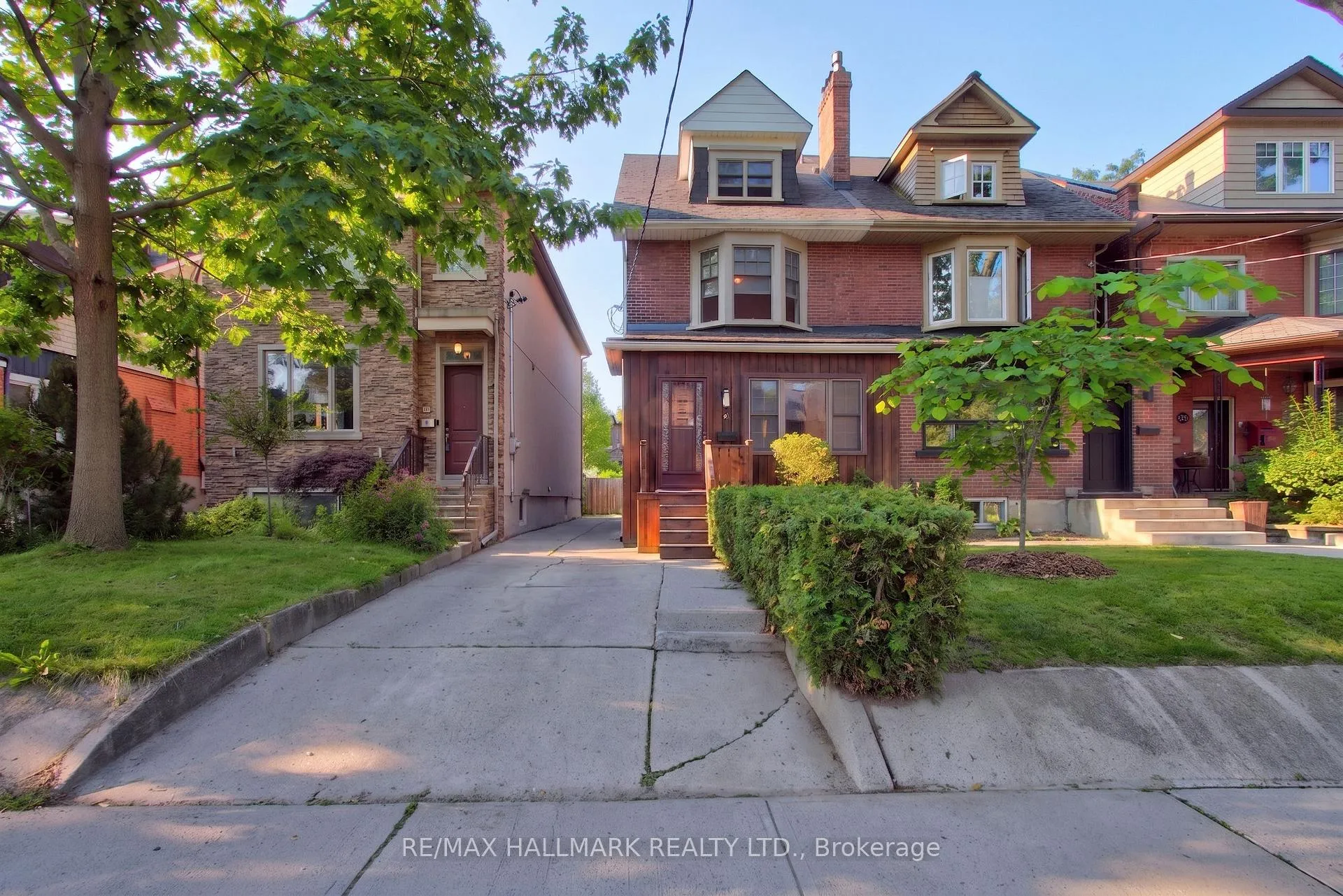 Photo 2 of 41 Dixon Avenue, Toronto, The Beaches — HOMEH
